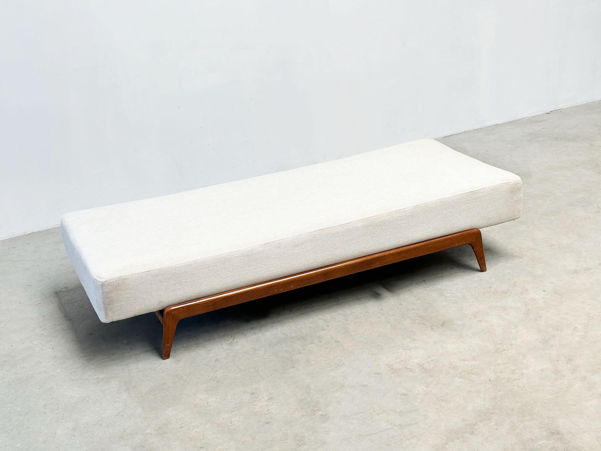 1970's Danish daybed
This Danish 1970s daybed has been completely reupholstered, reviving its timeless design with modern comfort. The sleek, minimalist lines are characteristic of the era, blending both form and function. This vintage piece now