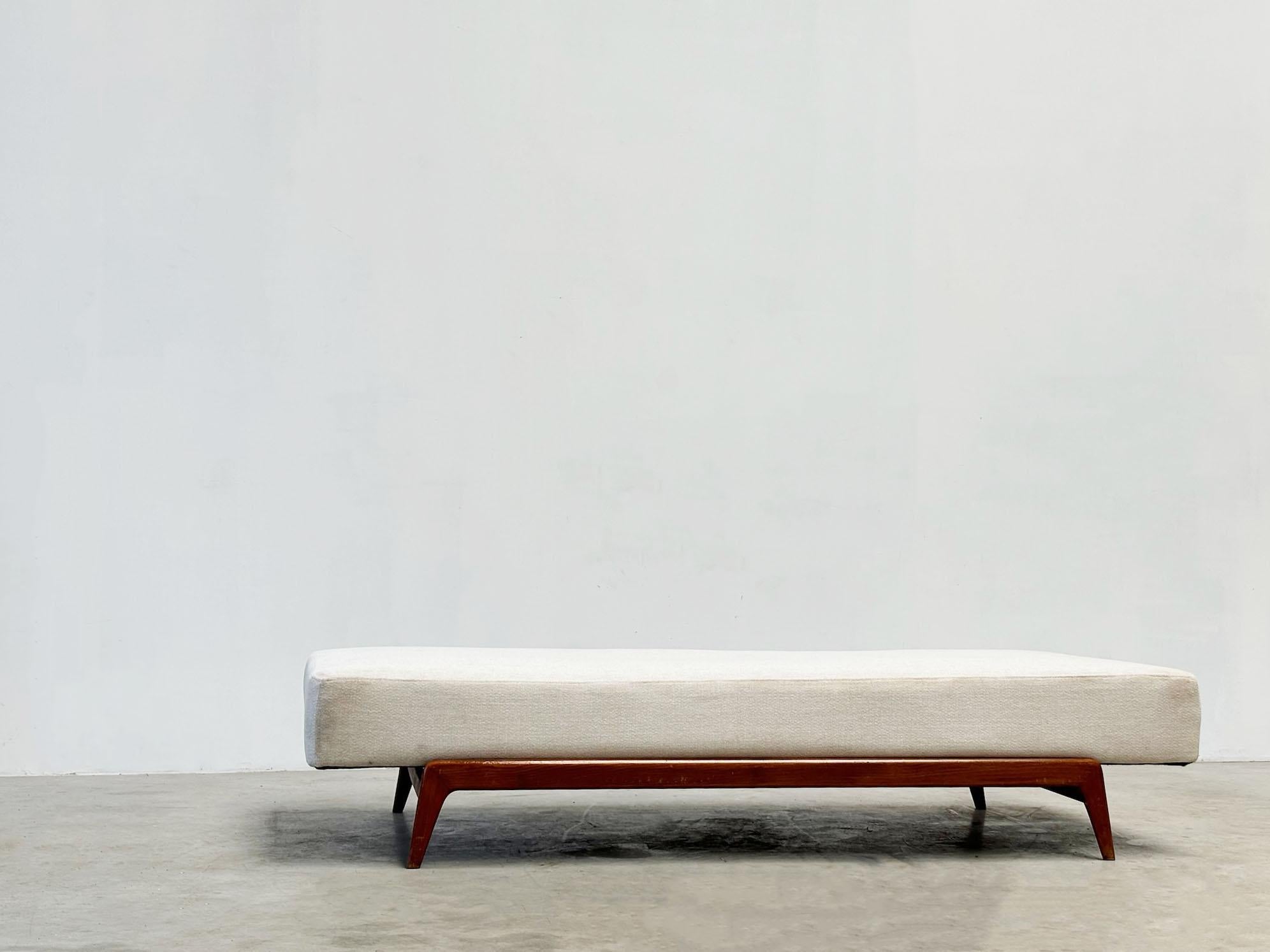 1970's teak Danish daybed 3