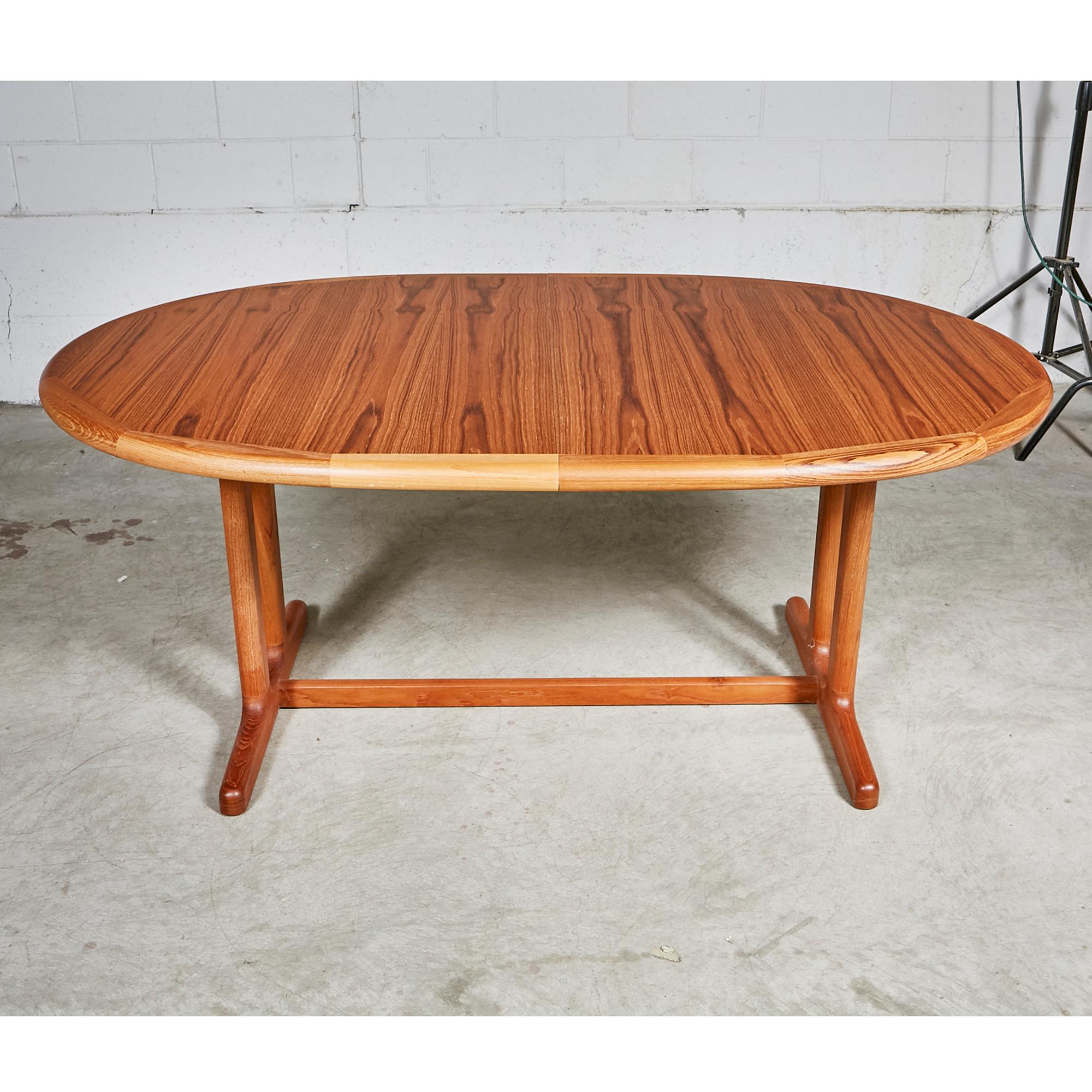 1970s Teak Dining Table and Chairs (Skandinavische Moderne) im Angebot