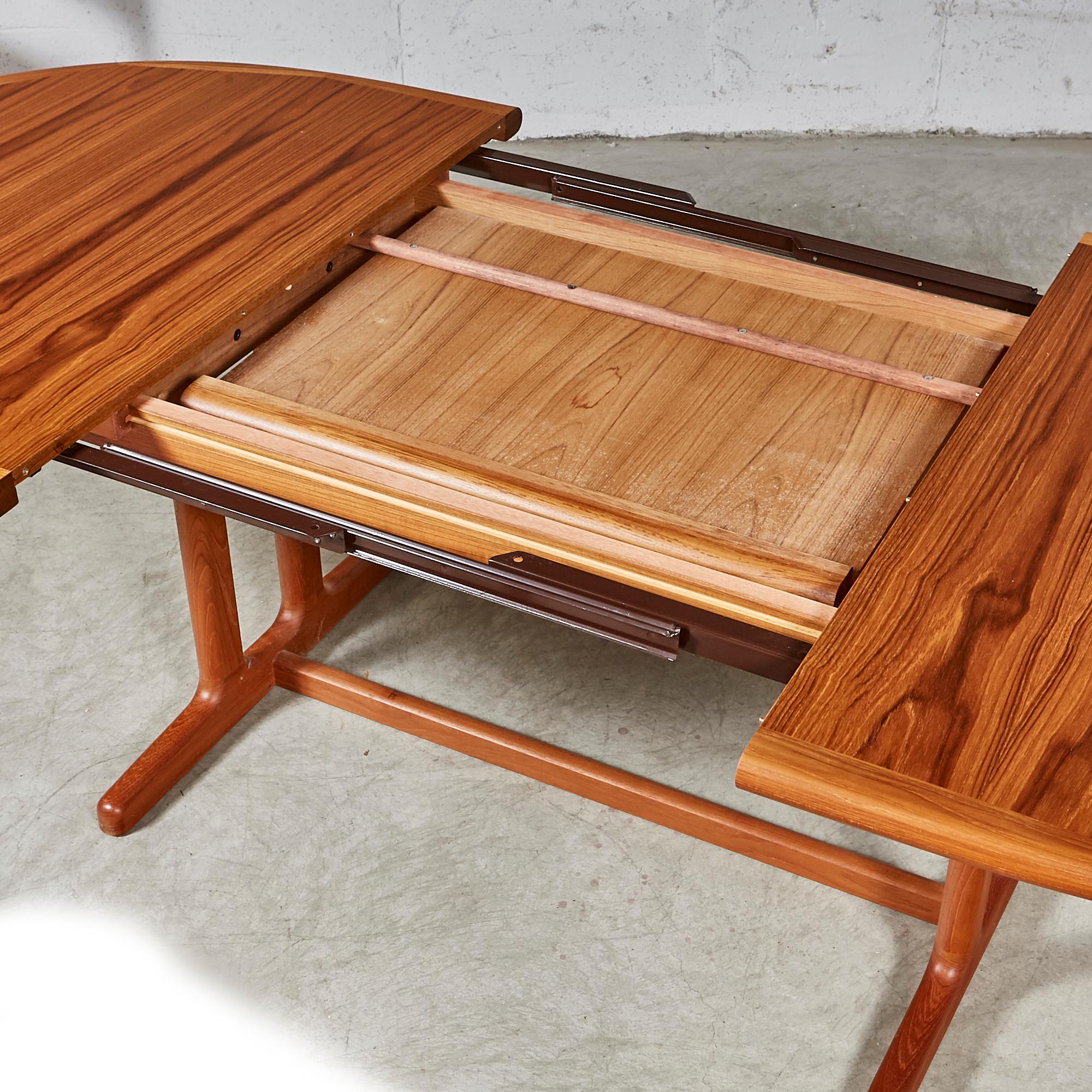 1970s Teak Dining Table and Chairs im Angebot 1