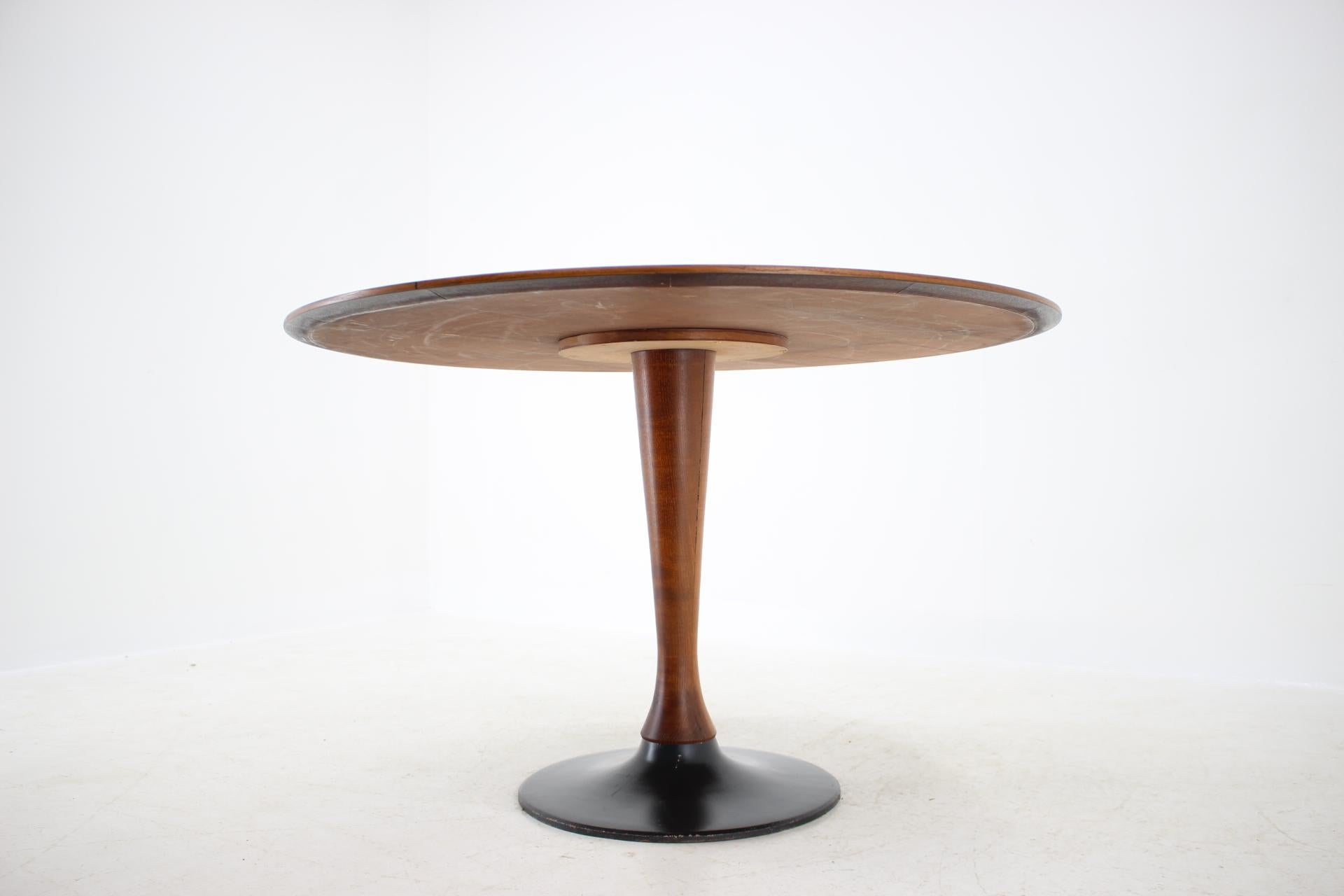 Veneer 1970s Teak Round Dining Table, Czechoslovakia