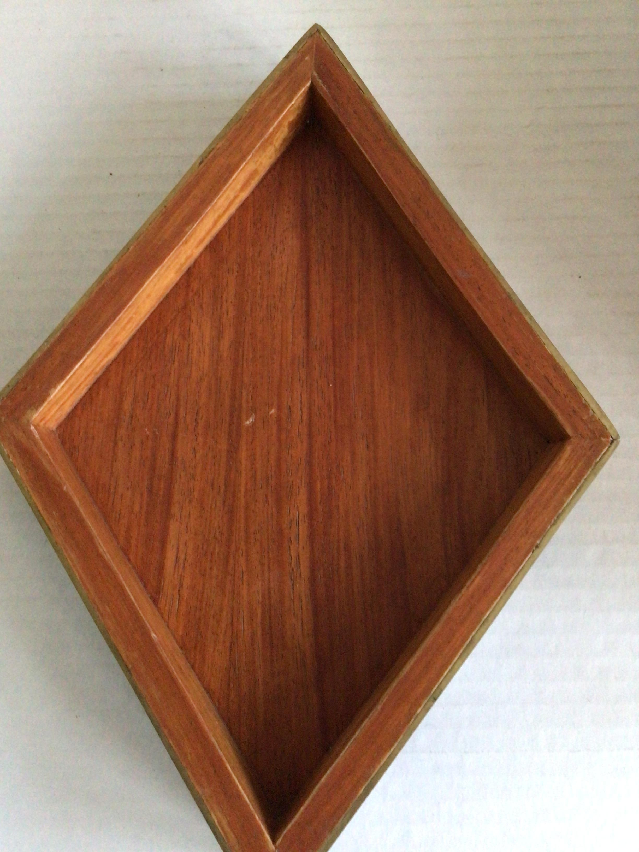 1970s Tessellated Stone Diamond Shaped Box with Inlayed Brass Accents For Sale 3