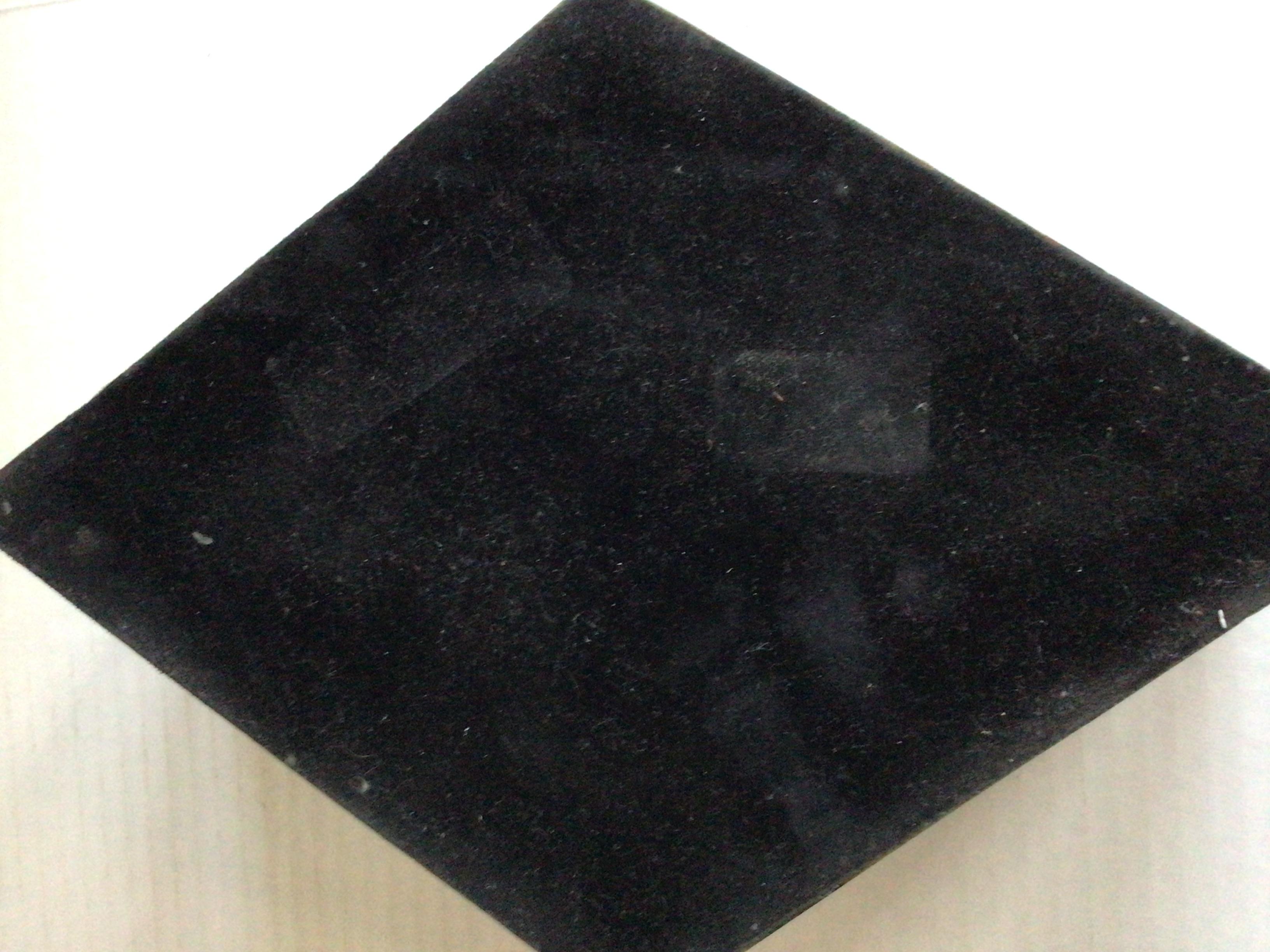 1970s Tessellated Stone Diamond Shaped Box with Inlayed Brass Accents For Sale 4