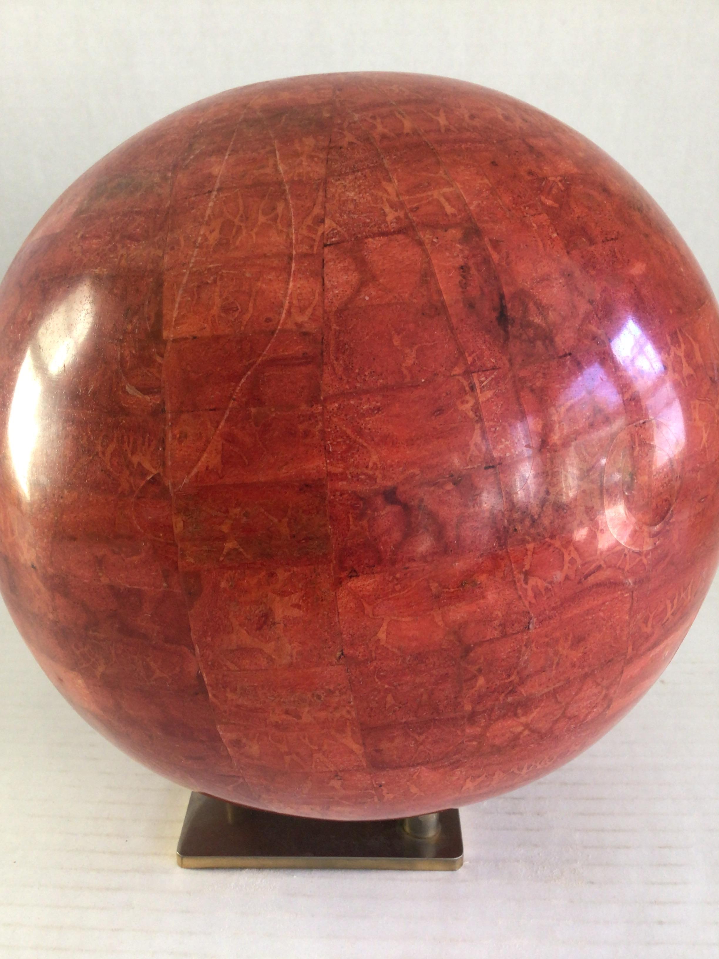 Fine XX secolo Sfera di pietra tessellata degli anni '70 su base di alluminio massiccio in vendita