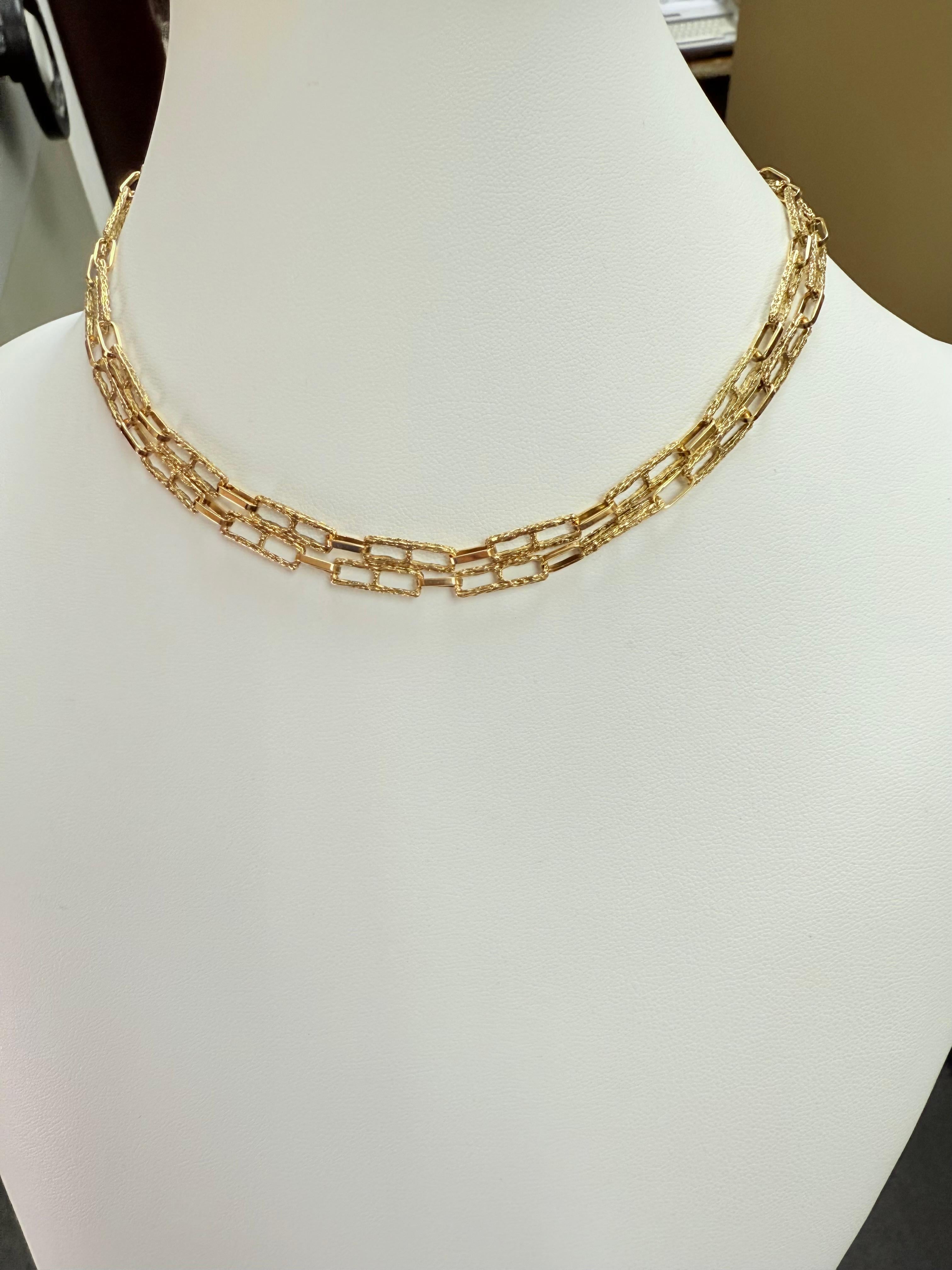 1970s Textured 18k Yellow Gold Link Chain Necklace In Good Condition For Sale In Los Angeles, CA