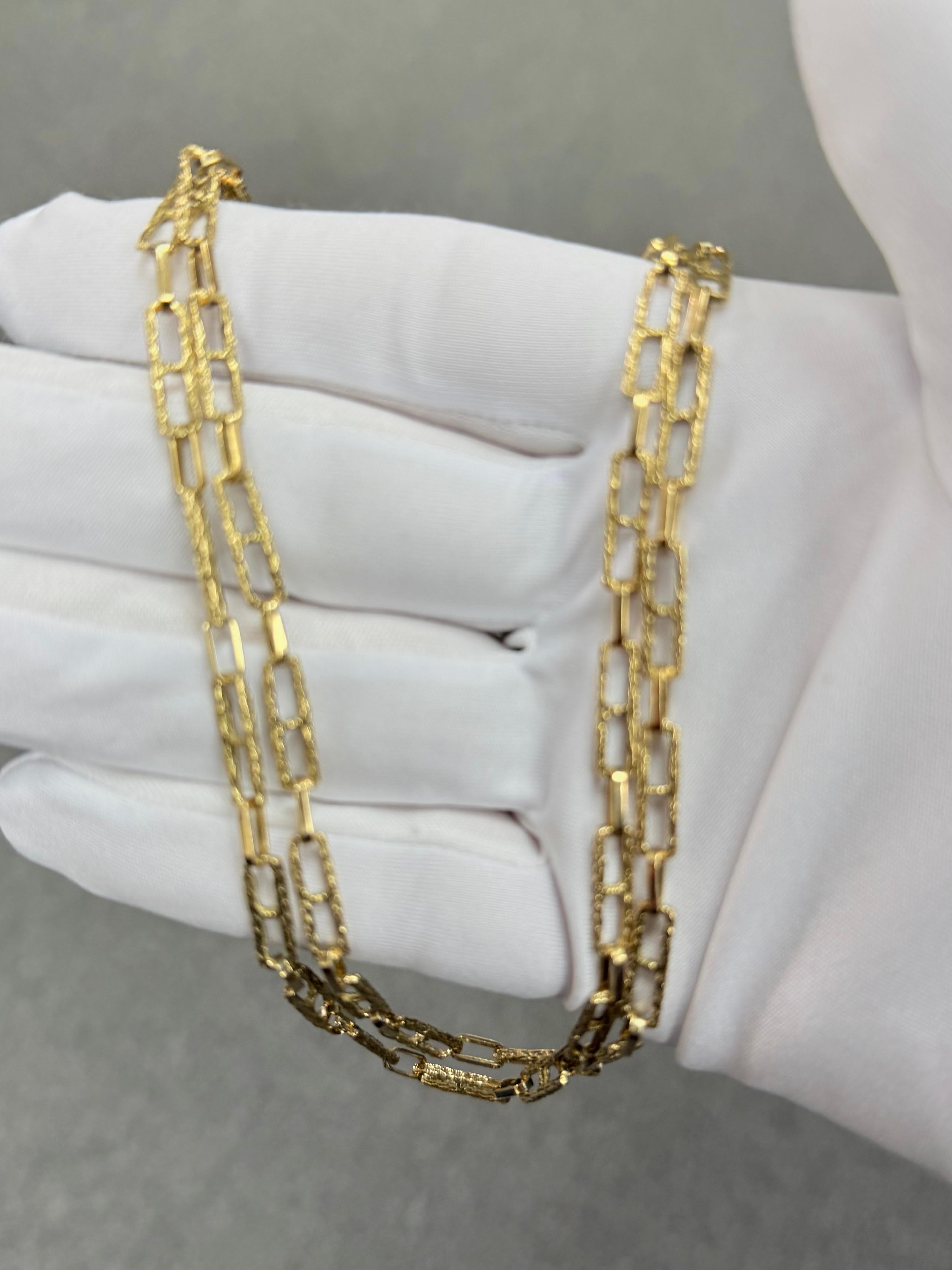 1970s Textured 18k Yellow Gold Link Chain Necklace For Sale 1
