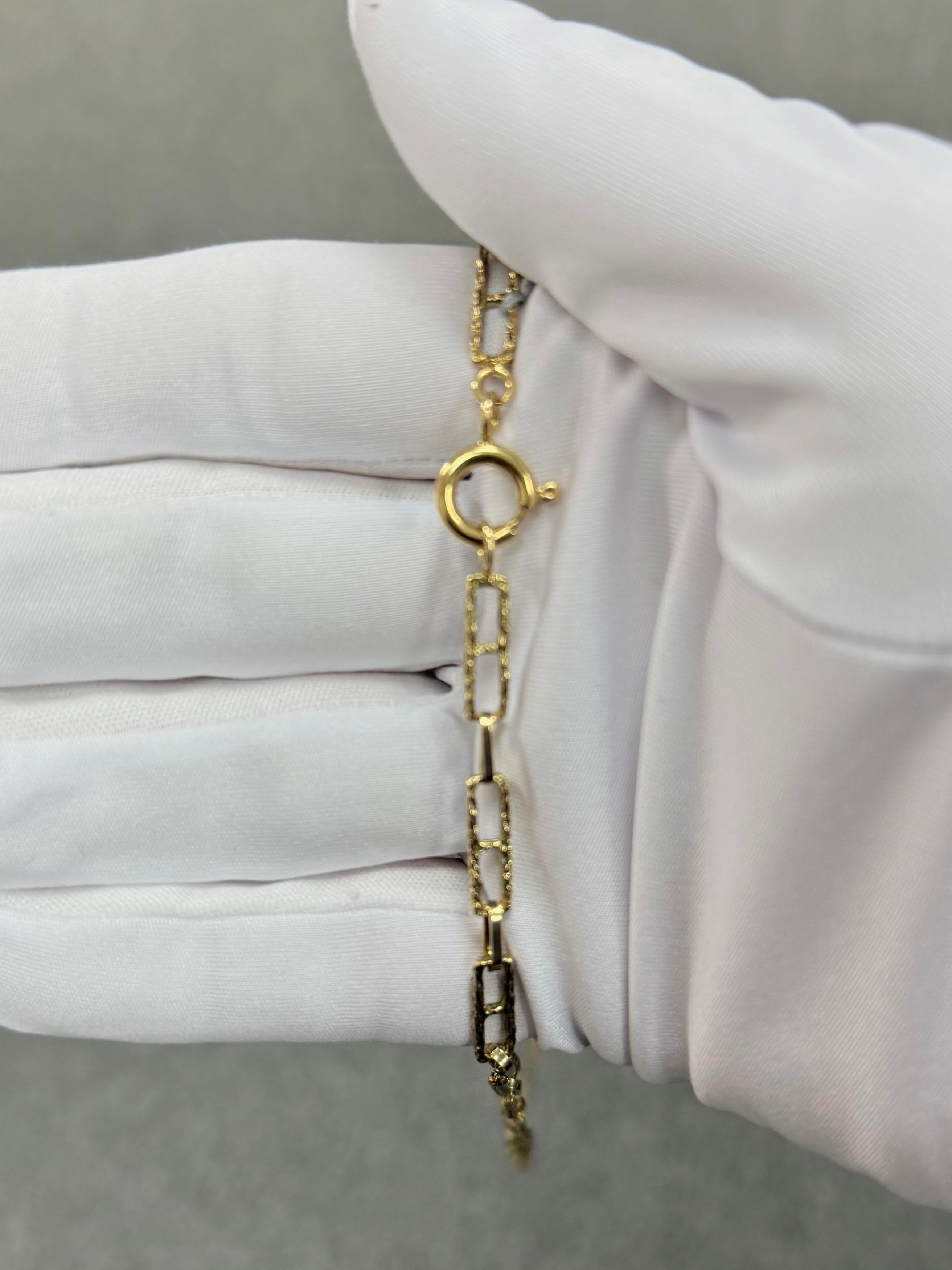 1970s Textured 18k Yellow Gold Link Chain Necklace For Sale 2