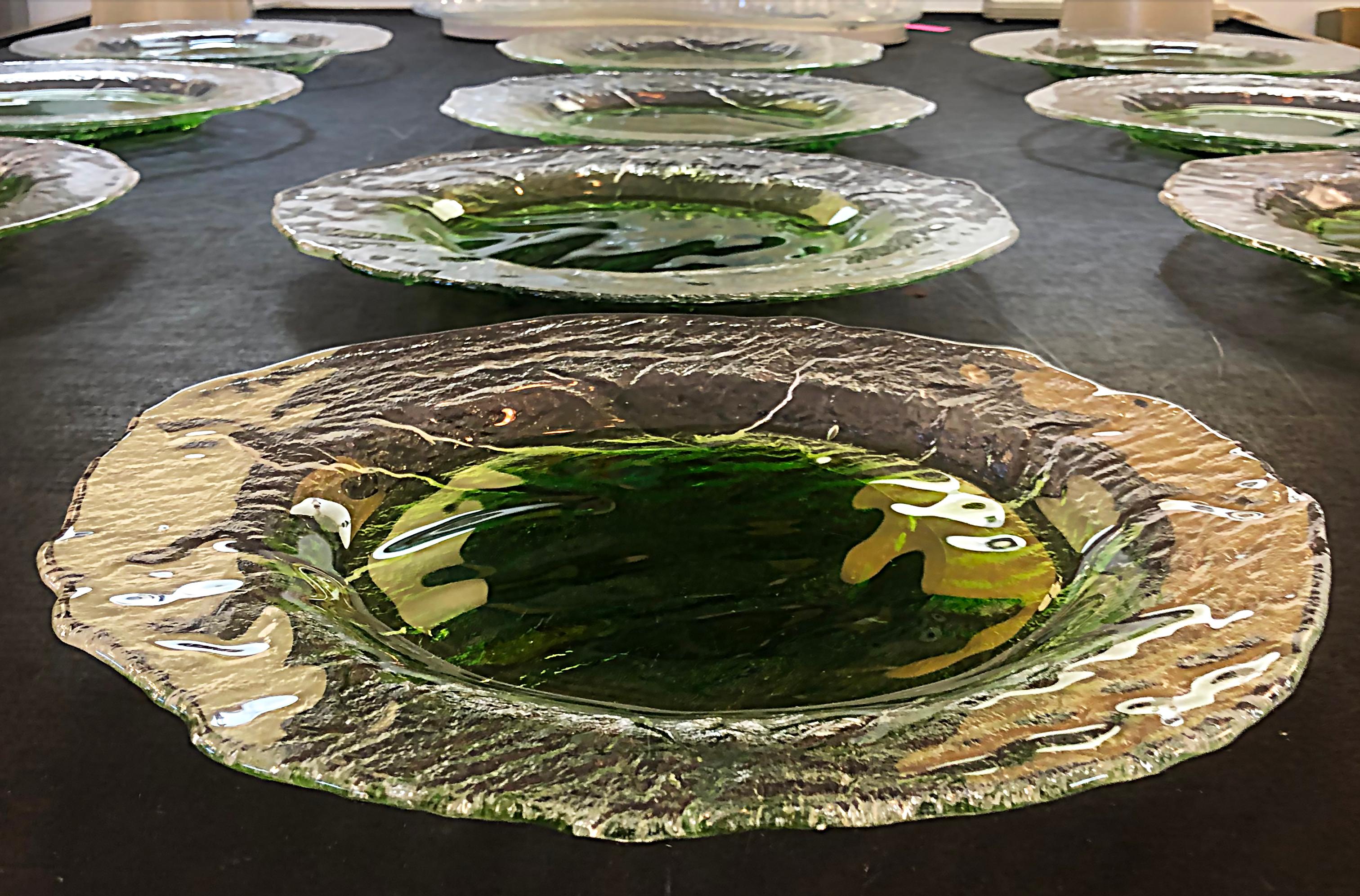 Scandinavian Modern 1970s Textured Glass Pertti Santalahti Humppila Kivi Plates, Set of 12 For Sale