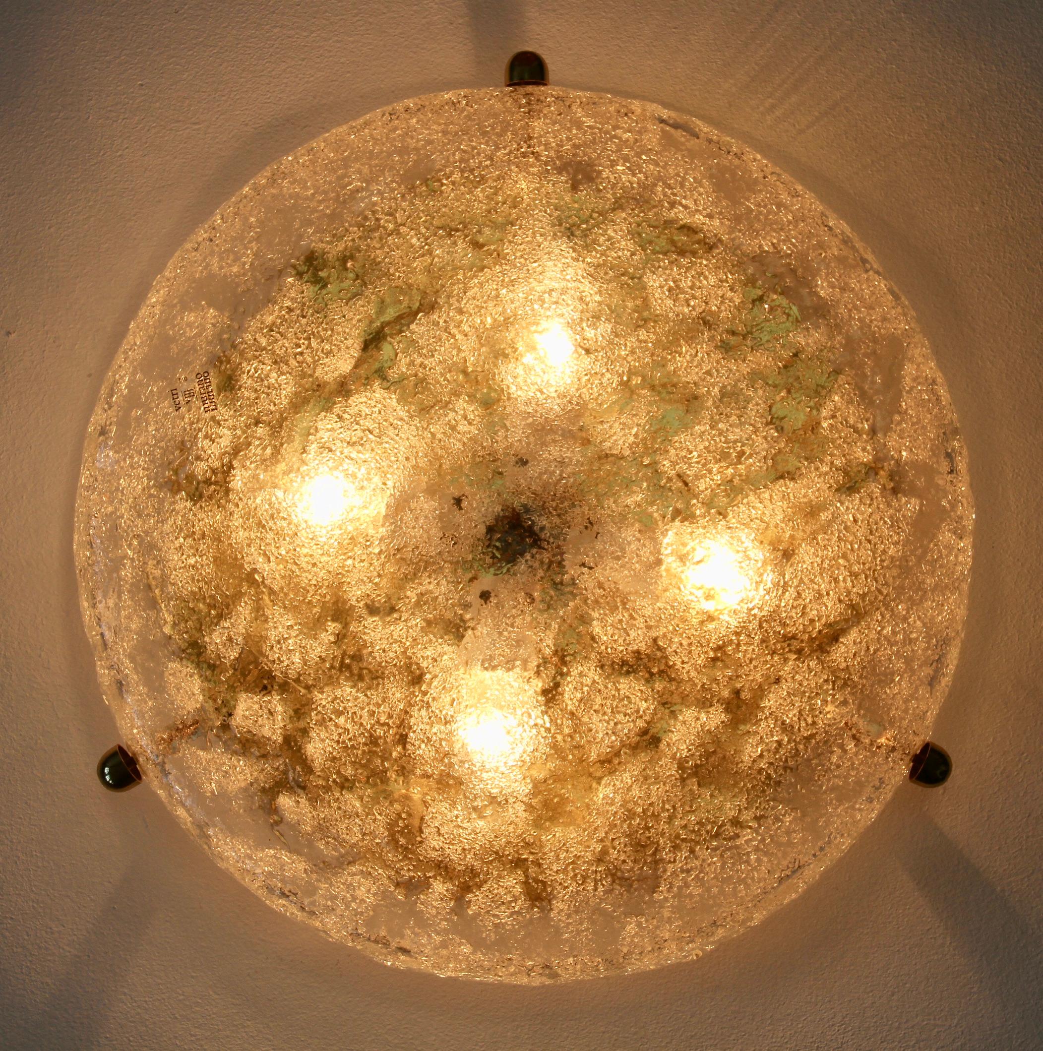 1970er Jahre Einbaubeleuchtung aus strukturiertem Muranoglas und Messing von Hillebrand (Moderne der Mitte des Jahrhunderts) im Angebot