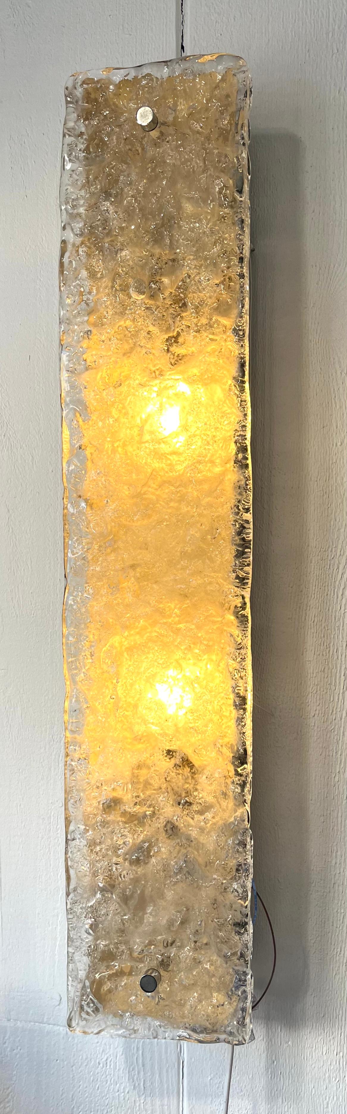 Aplique de cristal y metal lacado de los años 70 al estilo de Serge Mouille Lacado en venta
