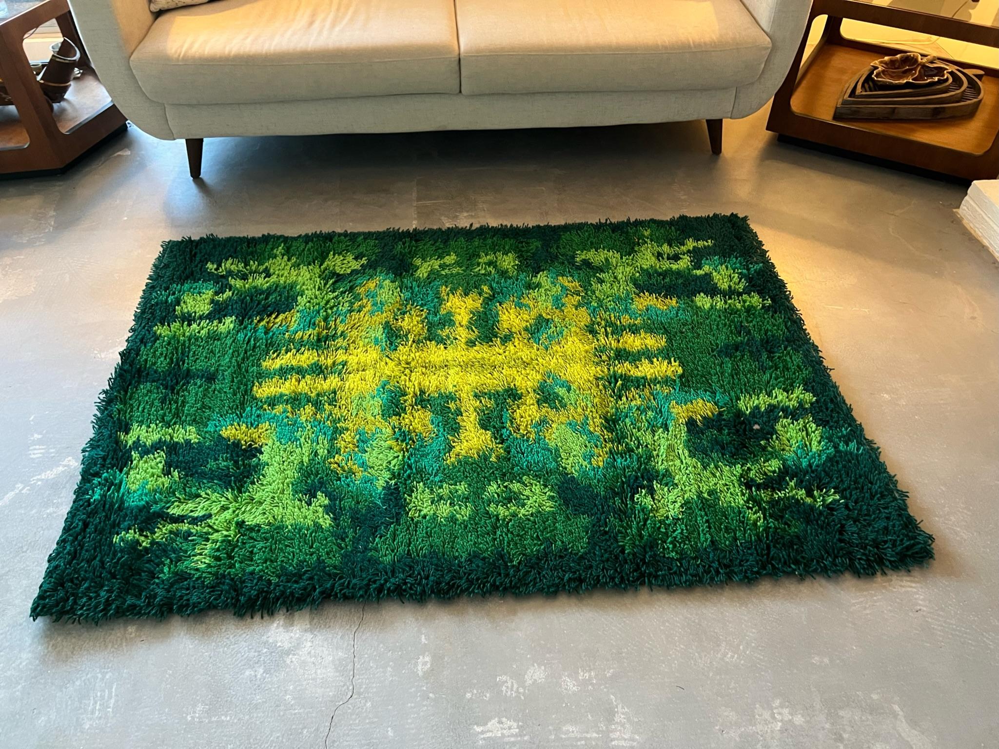 From a crazy collection that was kept in storage for decades!
All new UNUSED vintage 60's/70's Rugs!

THOR Green Yellow Rya Rug
Creator: Thor (Weaver)

100% Authentic!!!



Condition: New with tags, unused vintage condition, never walked on!

Color: