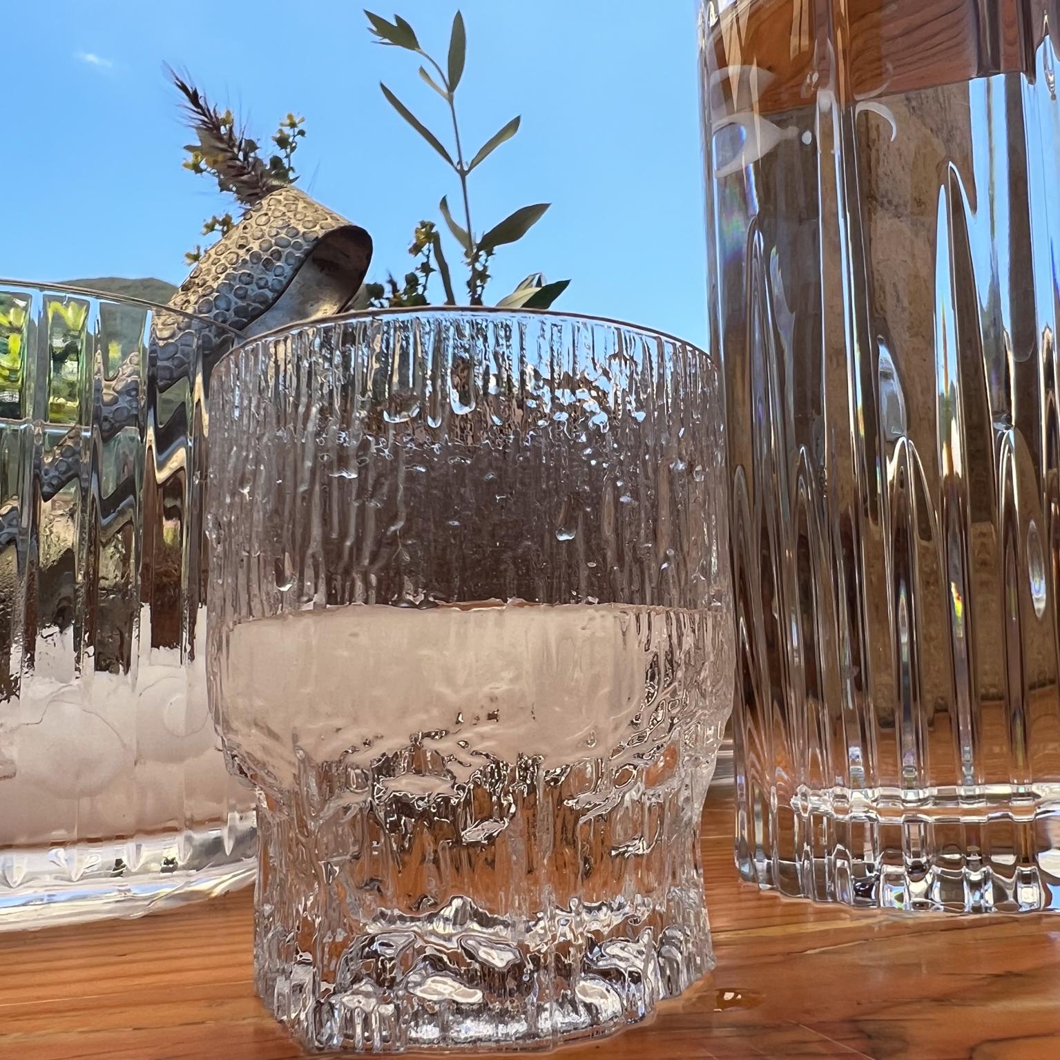 Set de 3 vasos de whisky Aslak Icicle Art  Iittala Tapio Wirkkala Finlandia
Vidrio artístico
3 diámetro x 3,5 h
De segunda mano original vintage, consulta las imágenes.

