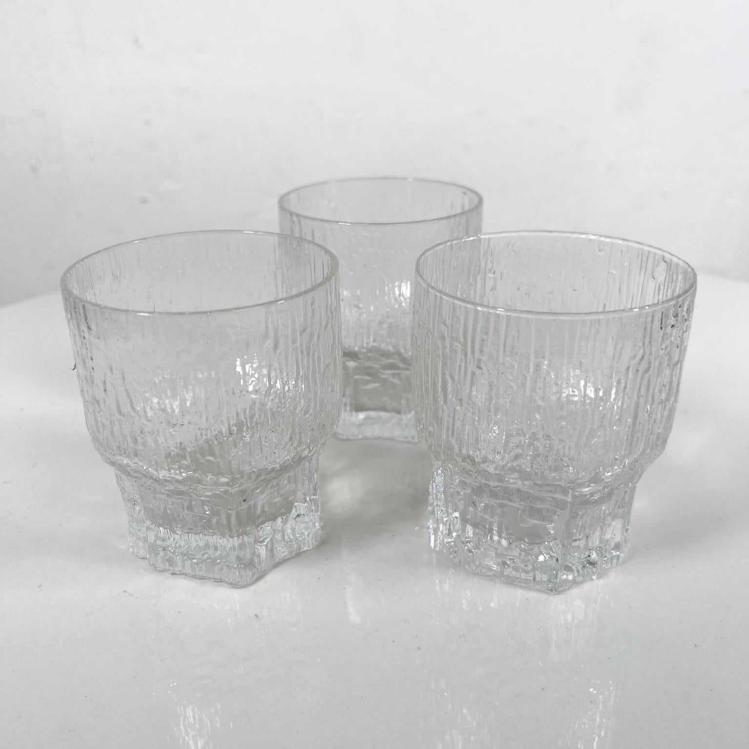 1970s Tres Vasos de Whisky Iittala Tapio Wirkkala Icicle Art Aslak Finlandia finales del siglo XX en venta