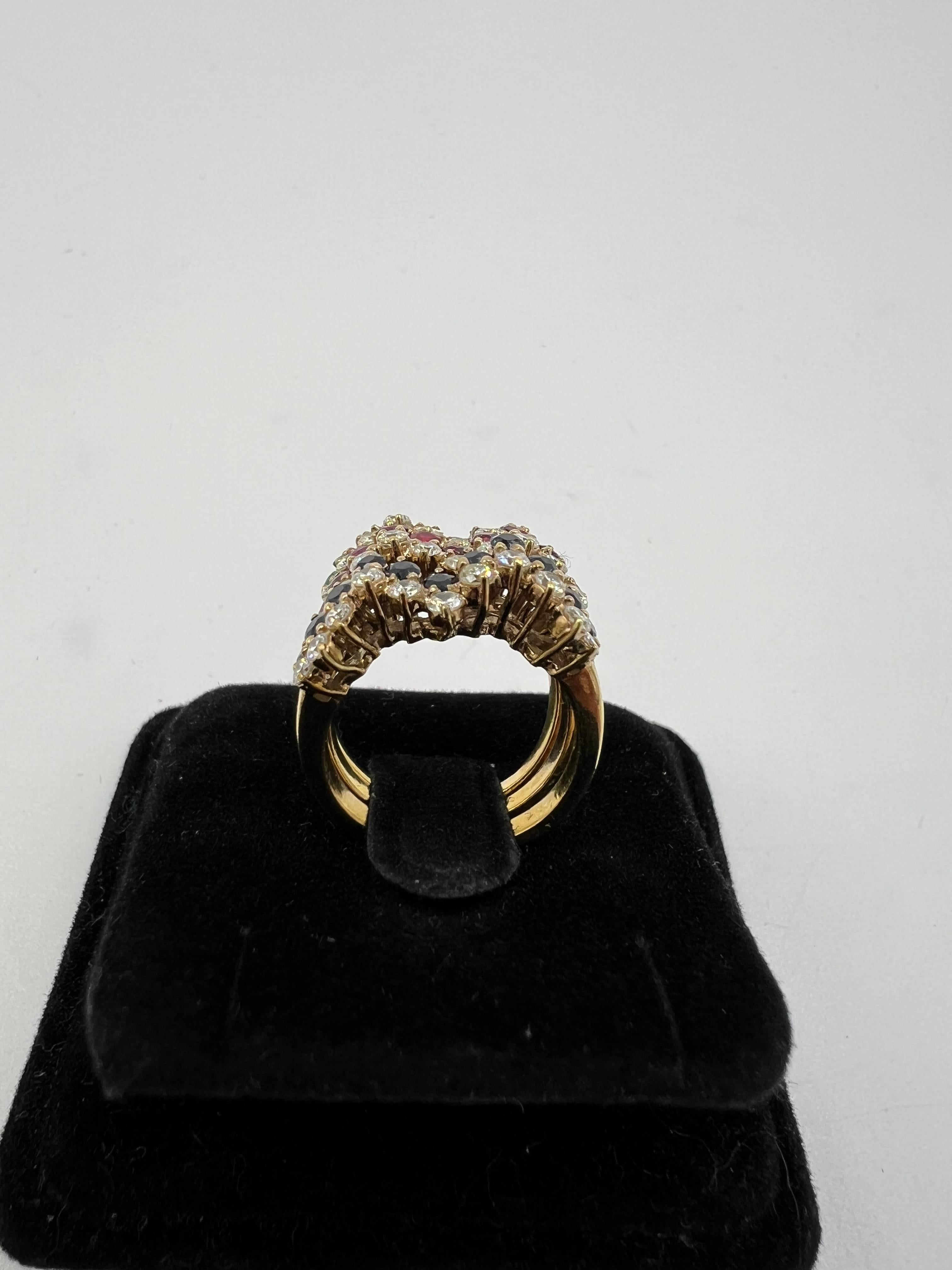 1970s Three Ring Set Diamonds Emeralds Rubies Sapphires 18k Yellow Gold Size 3.7 en vente 4