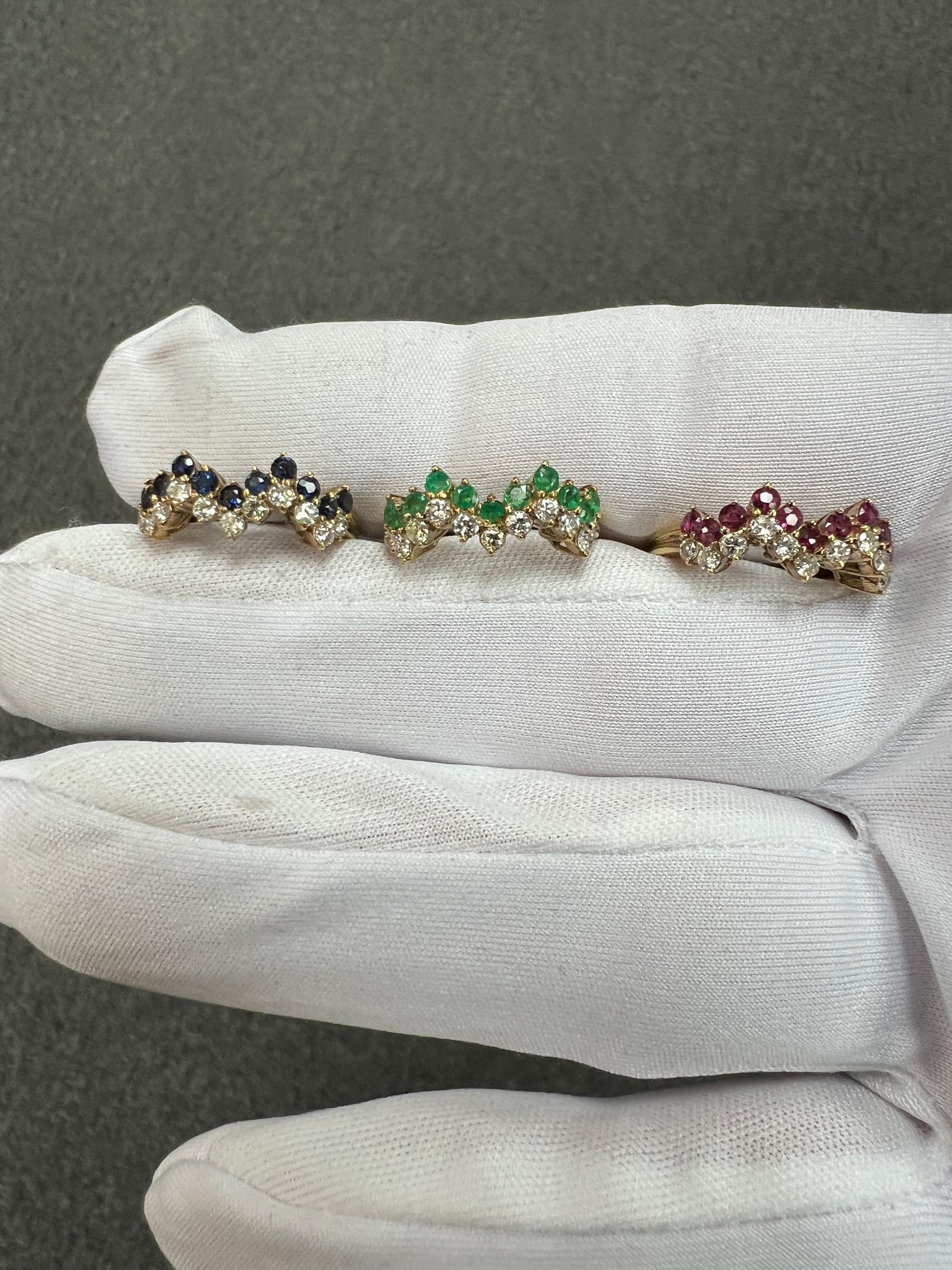 1970s Three Ring Set Diamonds Emeralds Rubies Sapphires 18k Yellow Gold Size 3.7 en vente 8