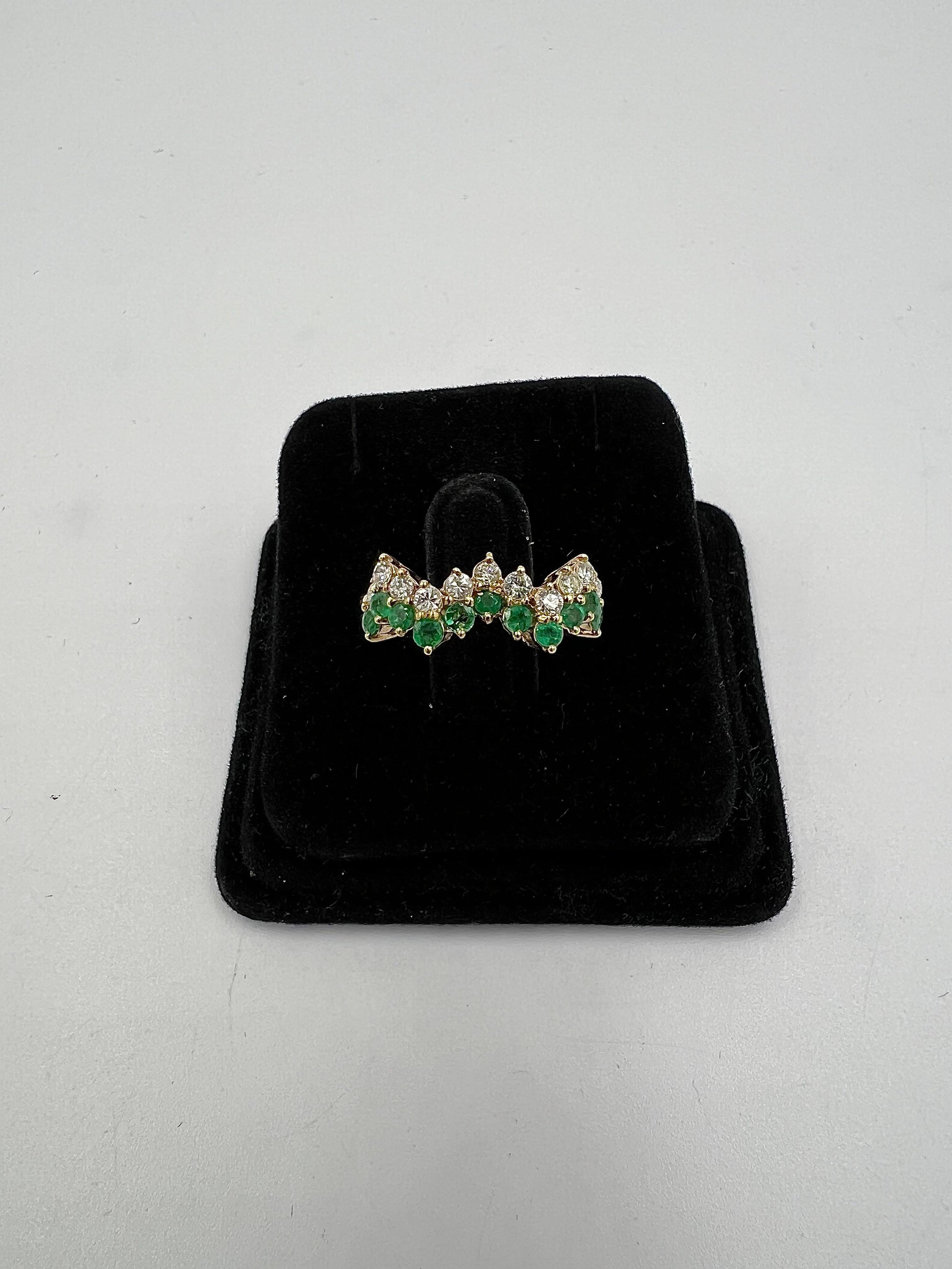1970s Three Ring Set Diamonds Emeralds Rubies Sapphires 18k Yellow Gold Size 3.7 en vente 11