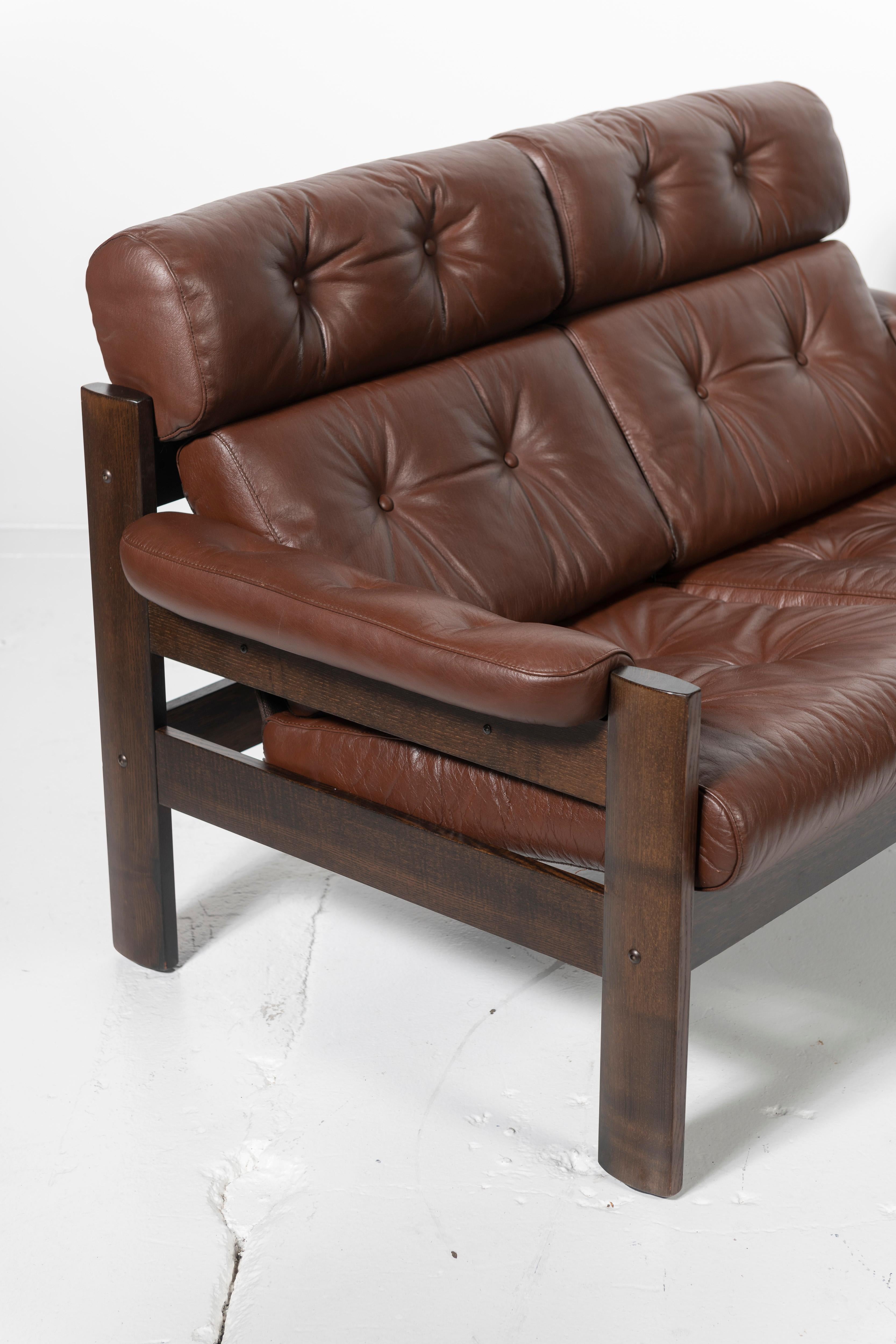 1970's Three Seat Tufted Sofa and Loveseat Set in Leather and Rosewood, Norway For Sale 4