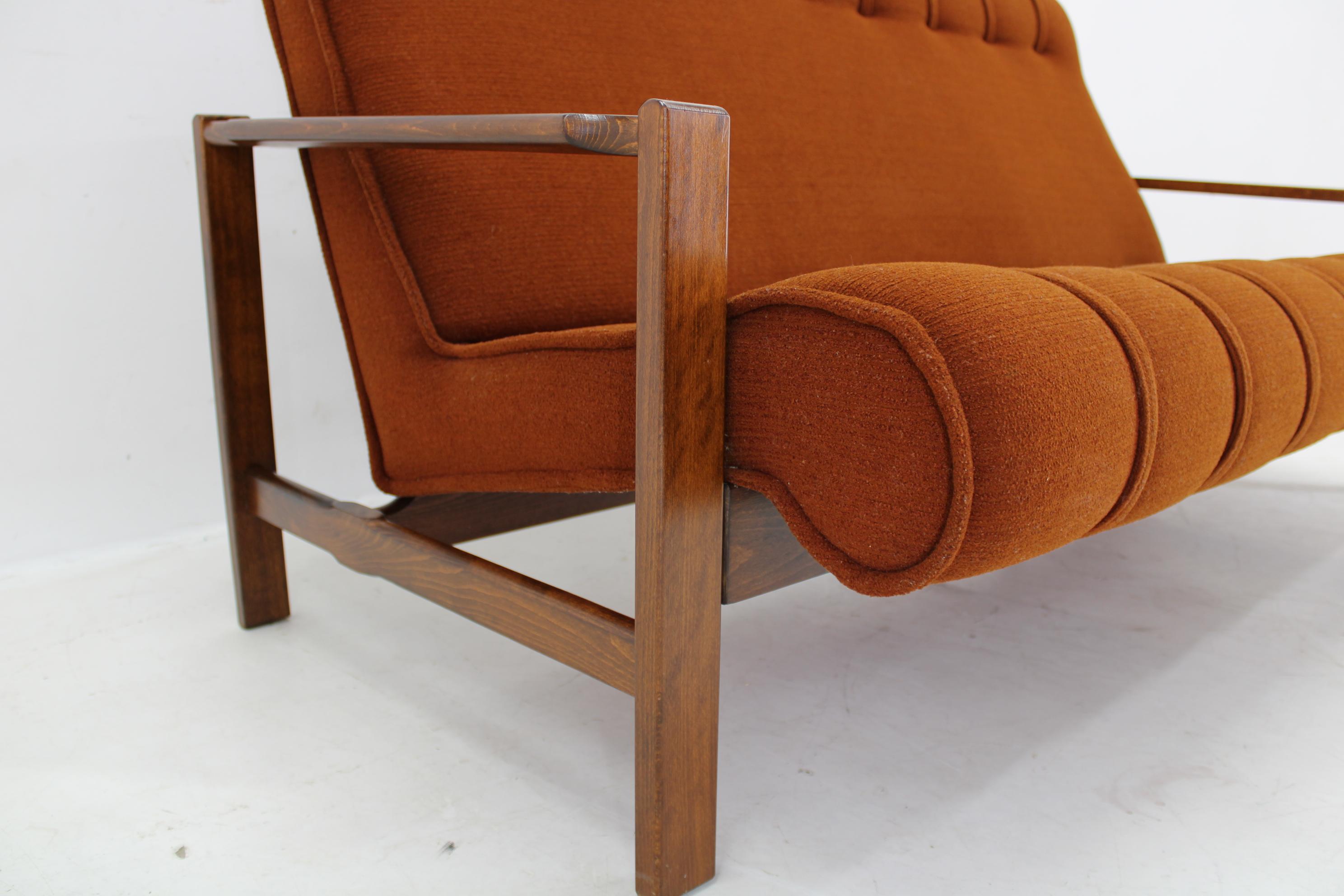 1970s Three Seater Beech Sofa, Czechoslovakia For Sale 5