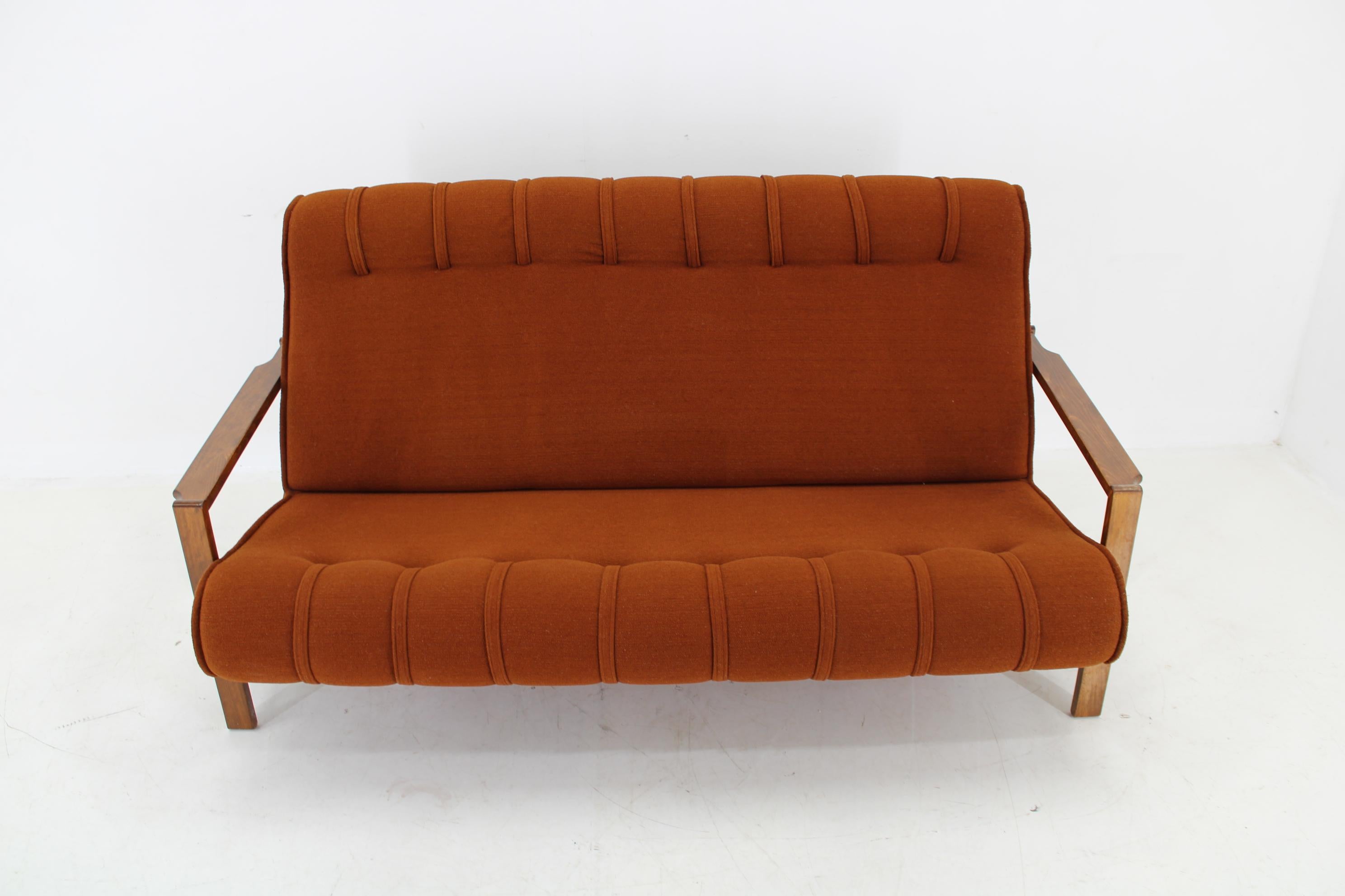 1970s Three Seater Beech Sofa, Czechoslovakia For Sale 2