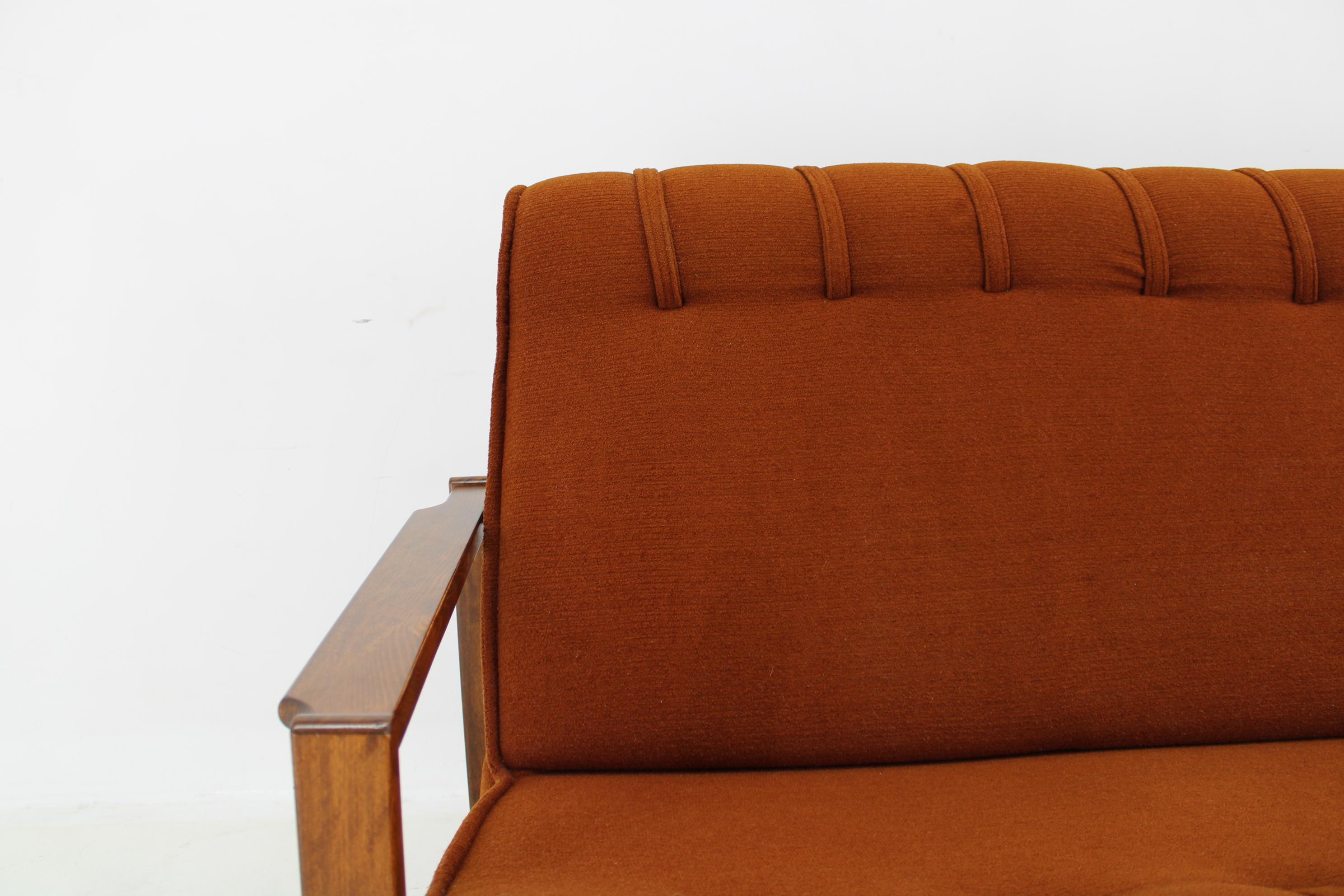 1970s Three Seater Beech Sofa, Czechoslovakia For Sale 3