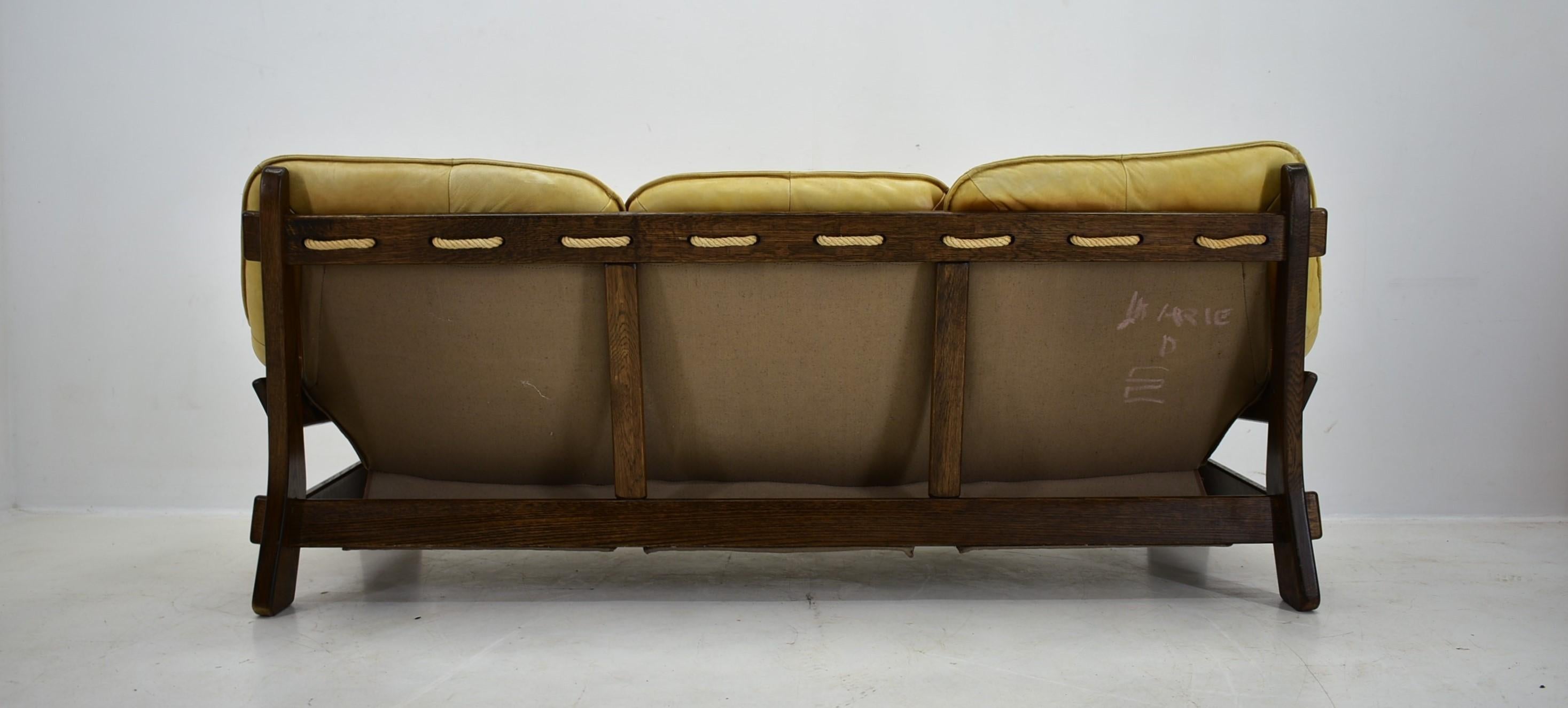 Canapé Three Seater des années 1970, Brésil en vente 3