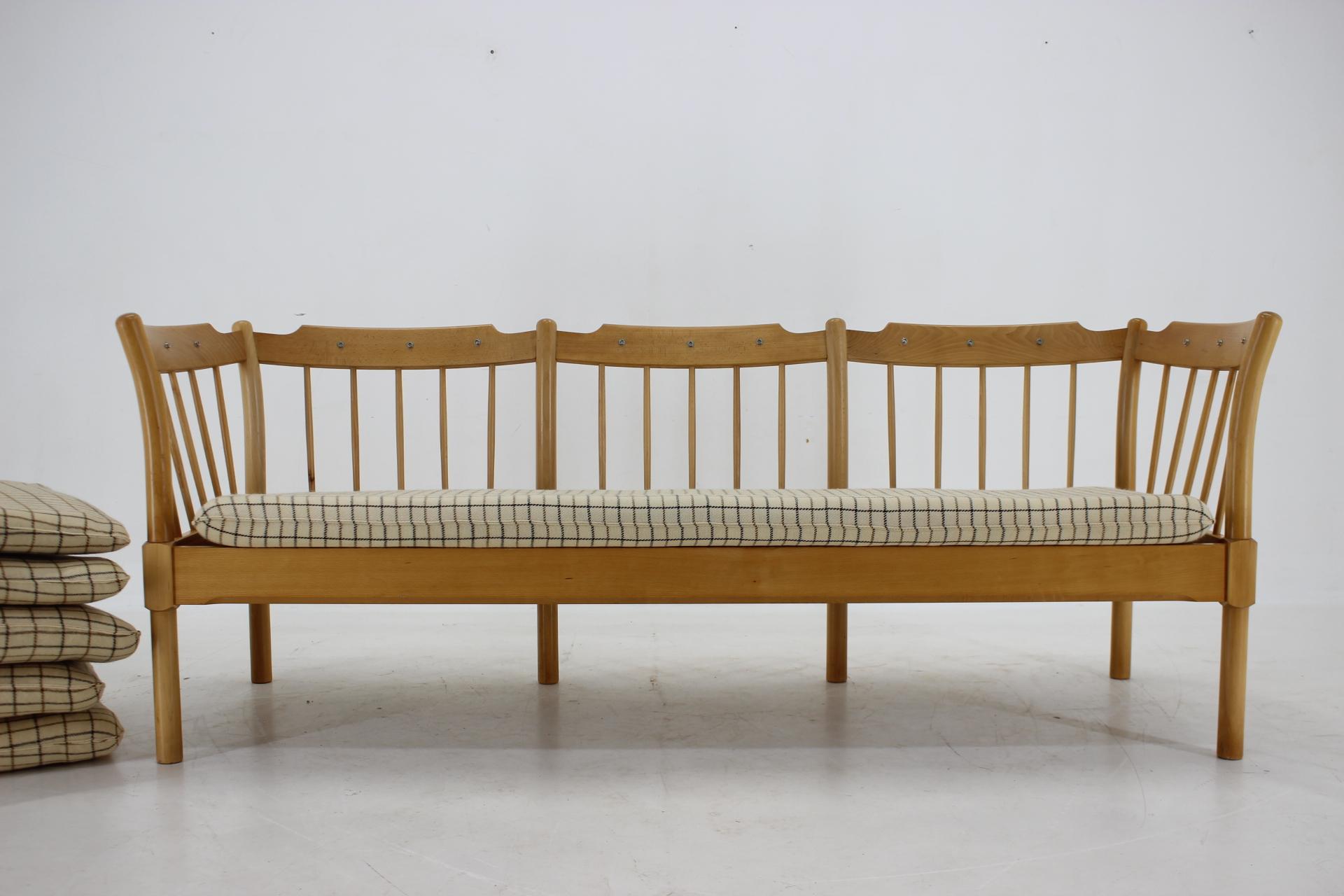 1970s Three Seater Sofa in Beech Wood, Denmark  For Sale 2