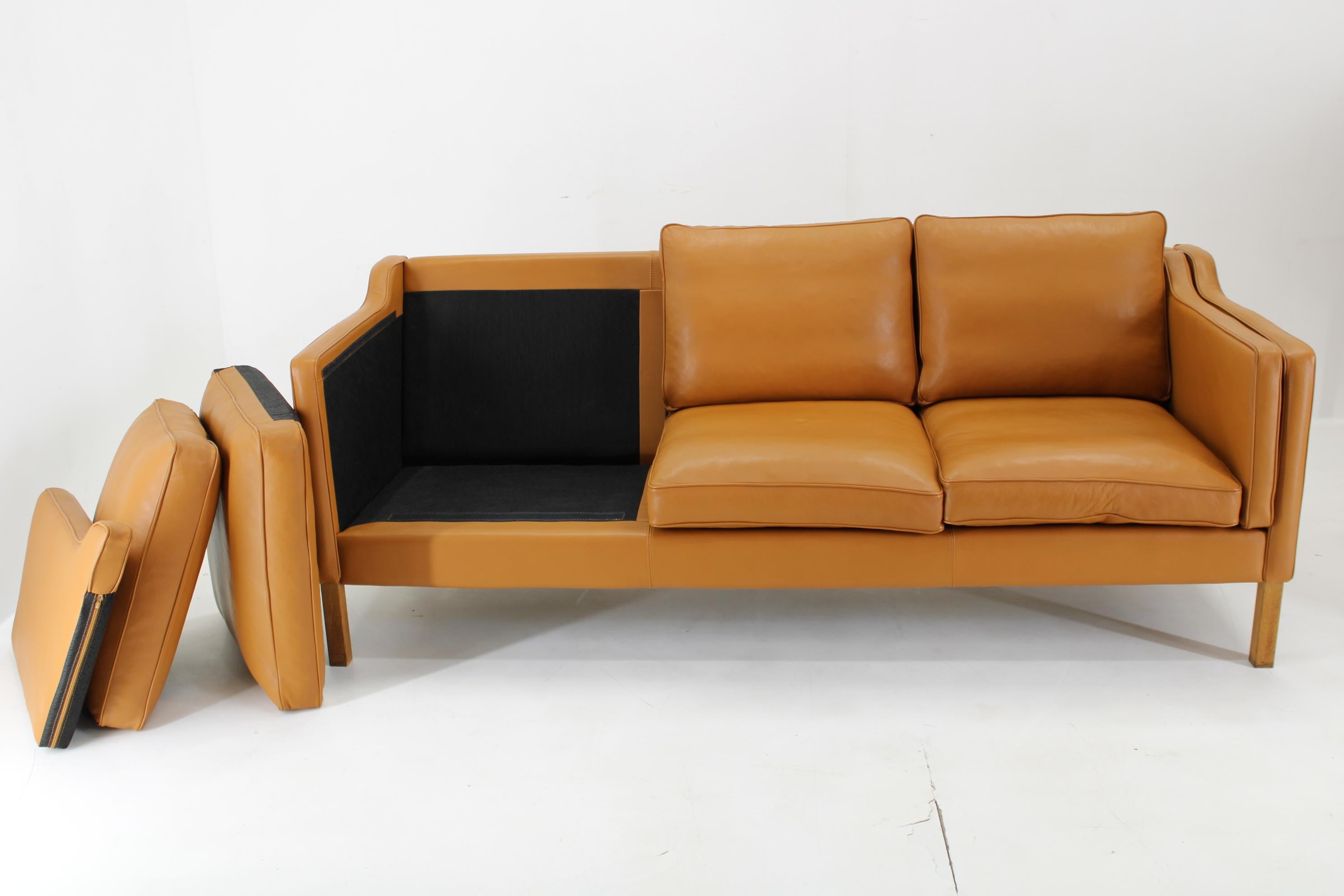 1970s Three-Seater Sofa in Cognac Leather by Stouby , Denmark 8