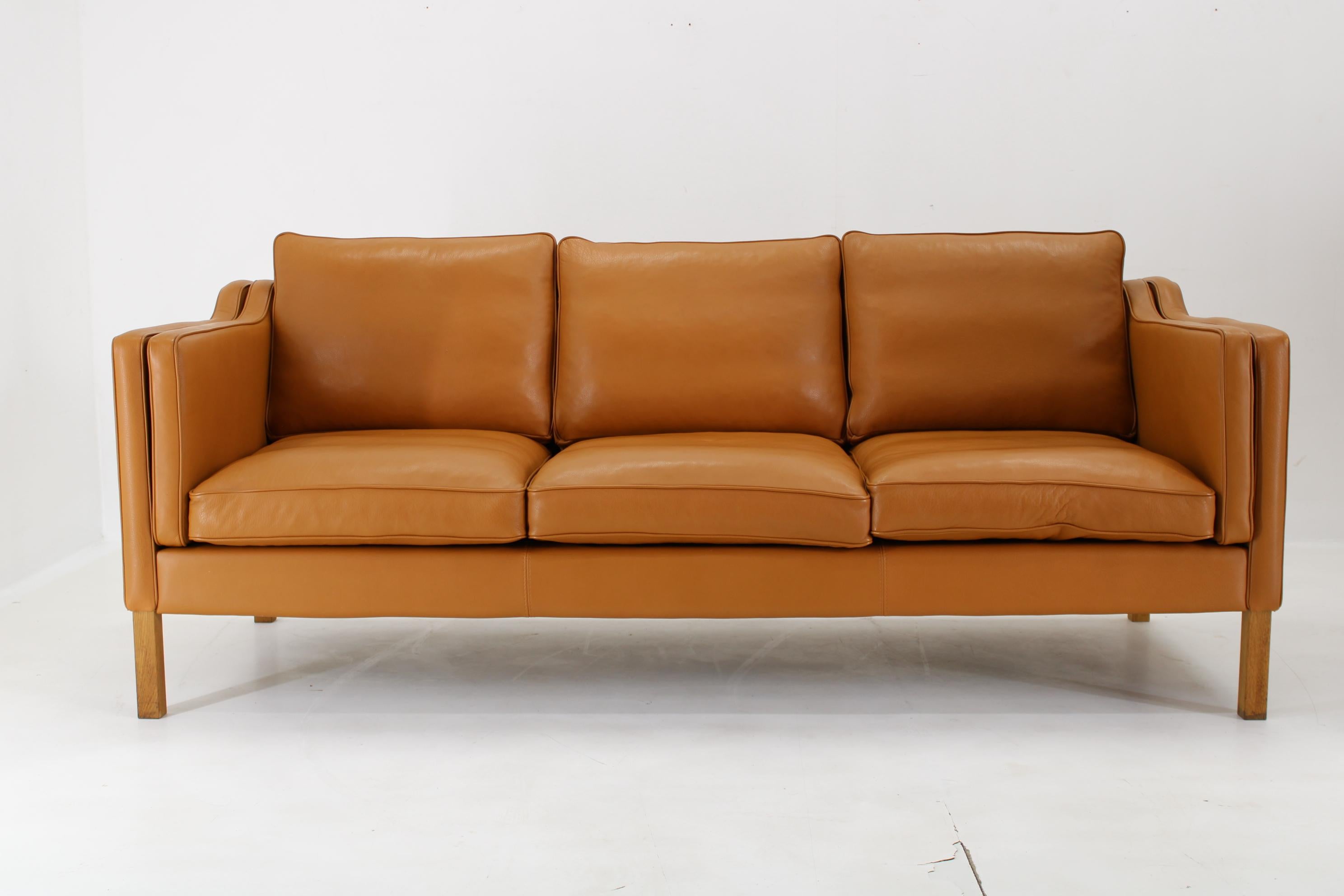 - Good original condition with minor signs of use 