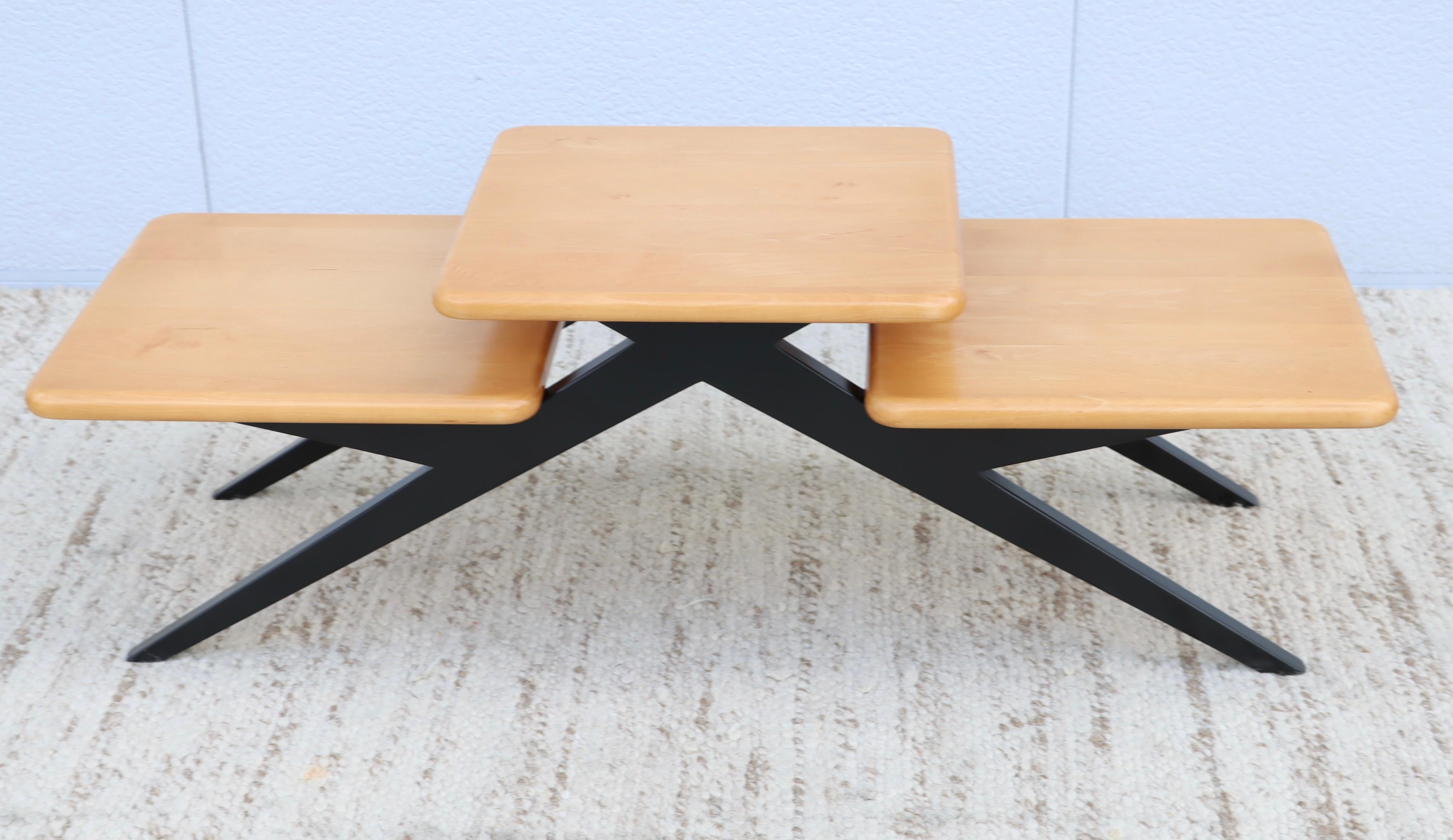 Table basse à trois niveaux en érable des années 1970 en vente 3