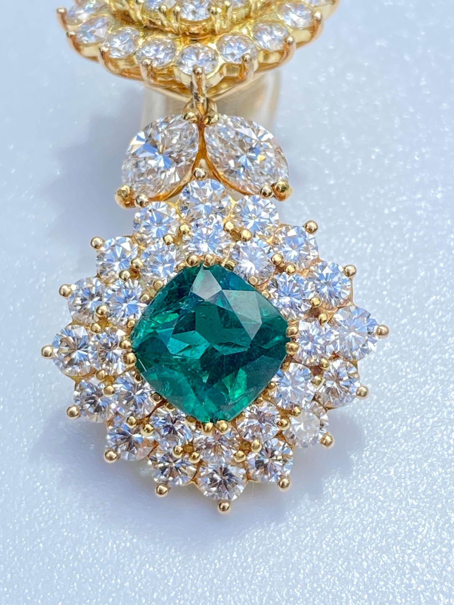 Cushion Cut 1970s Tiffany & Co. Emerald and Diamond 18k Yellow Gold Earrings For Sale