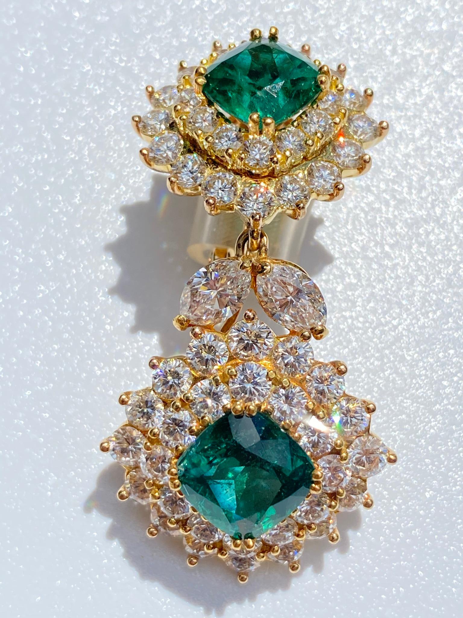 1970s Tiffany & Co. Emerald and Diamond 18k Yellow Gold Earrings In Excellent Condition For Sale In Miami, FL