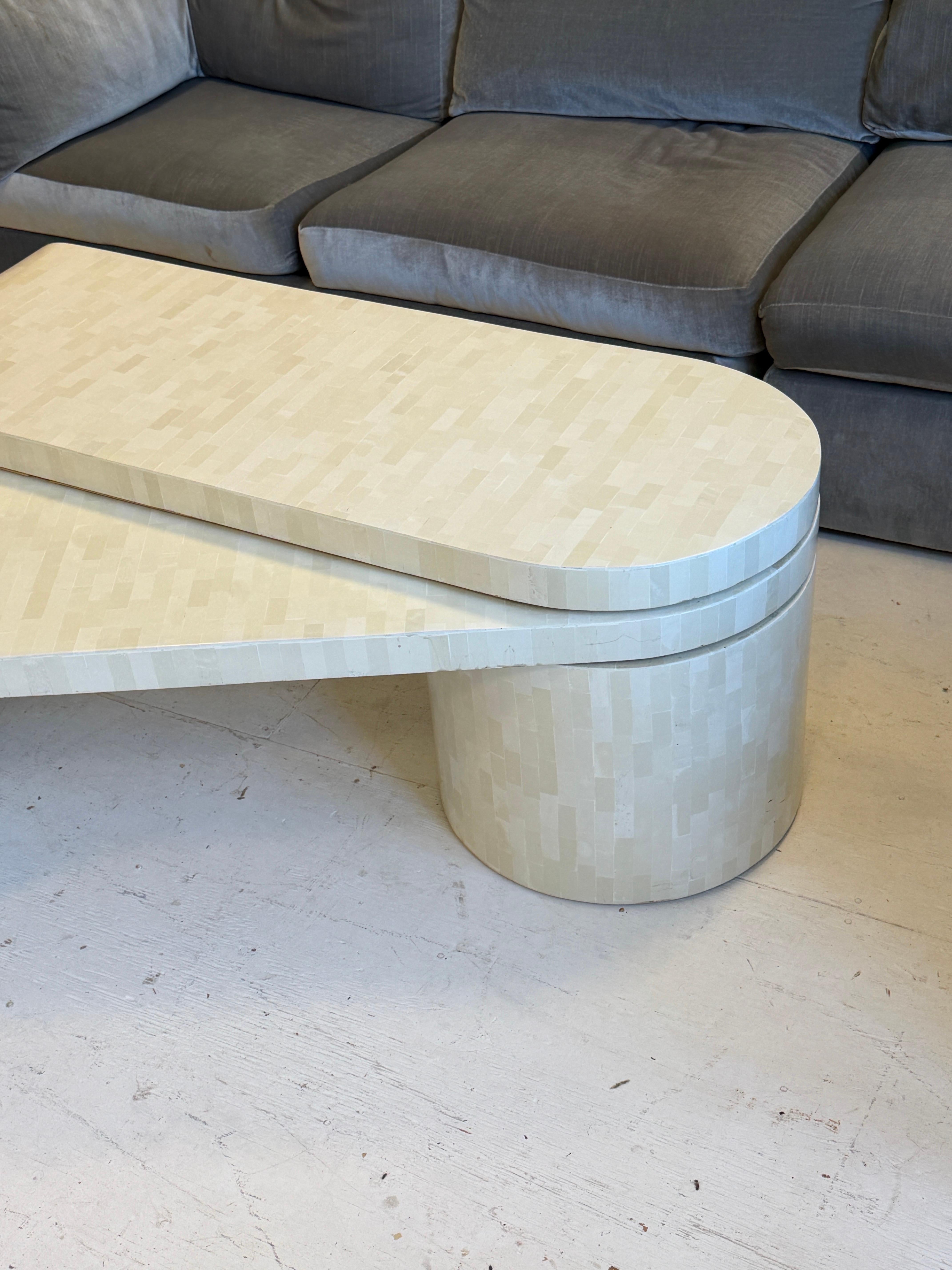 1970s Tiled Stone Pivoting Low Coffee Table in the Manner of Springer In Excellent Condition For Sale In Farmingdale, NJ