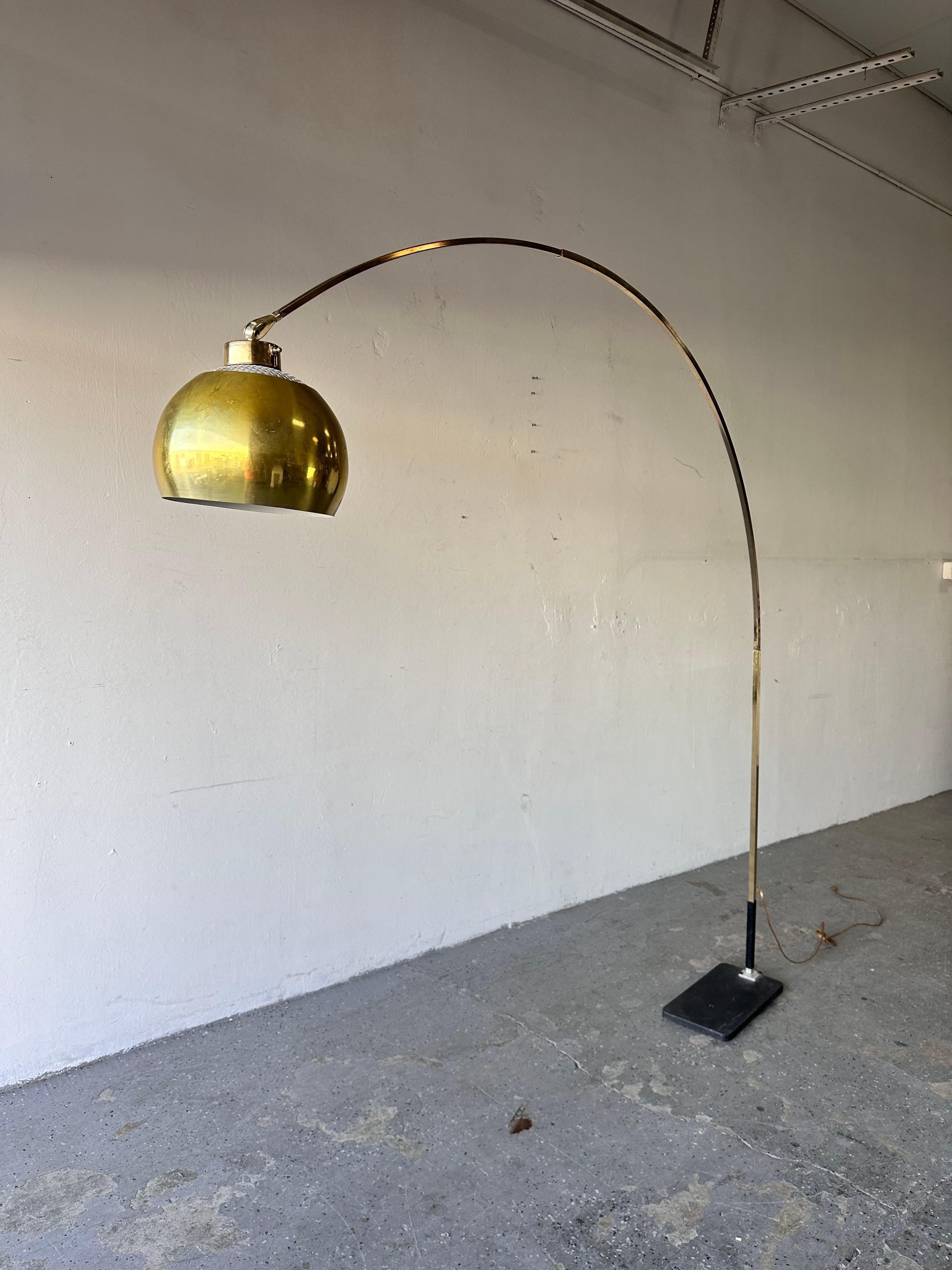 1970's to 1980's  Mid Century Modern to Post-modern Brass Arc Floor Lamp  For Sale 3