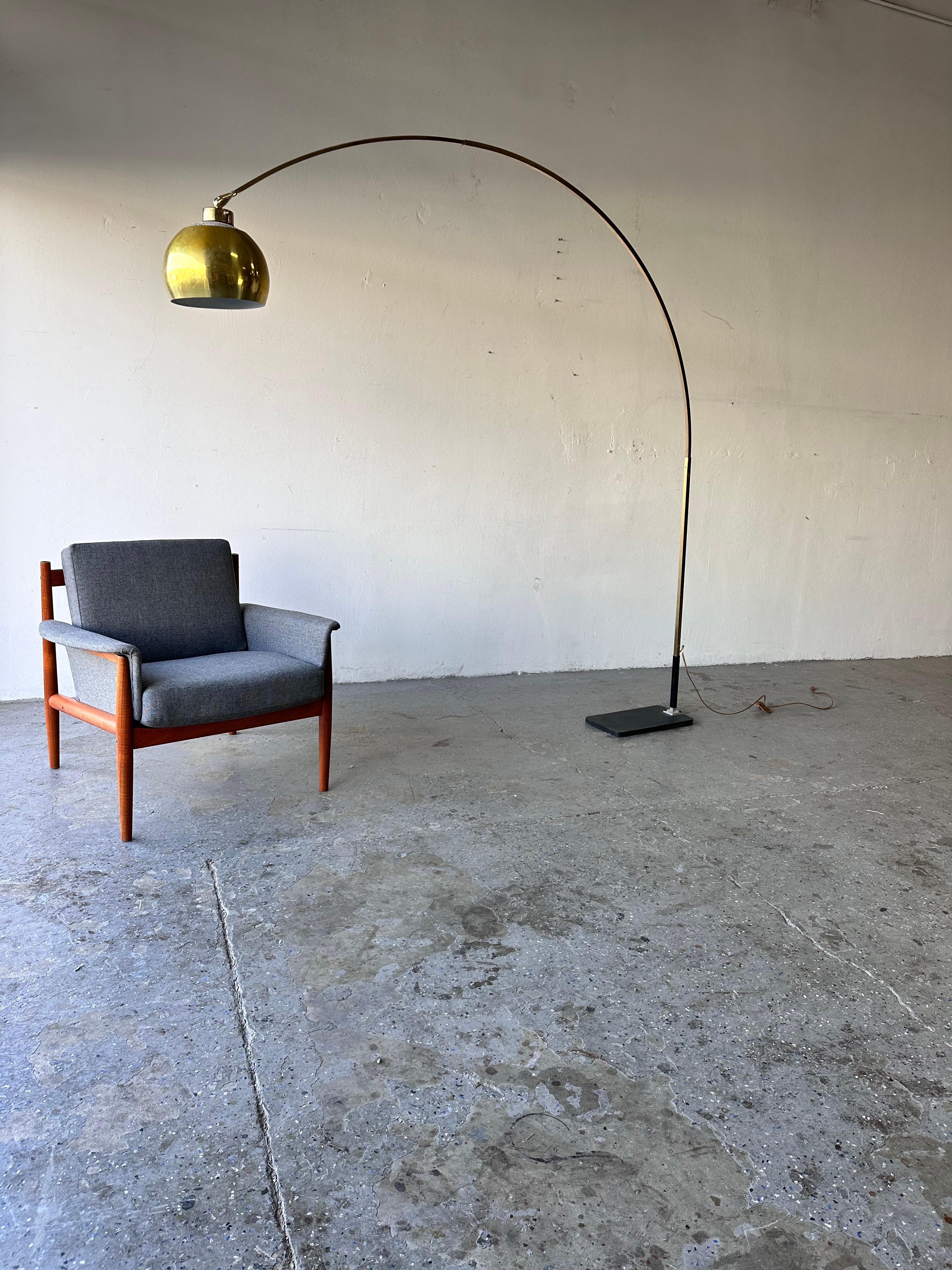 1970's to 1980's  Mid Century Modern to Post-modern Brass Arc Floor Lamp  For Sale 4