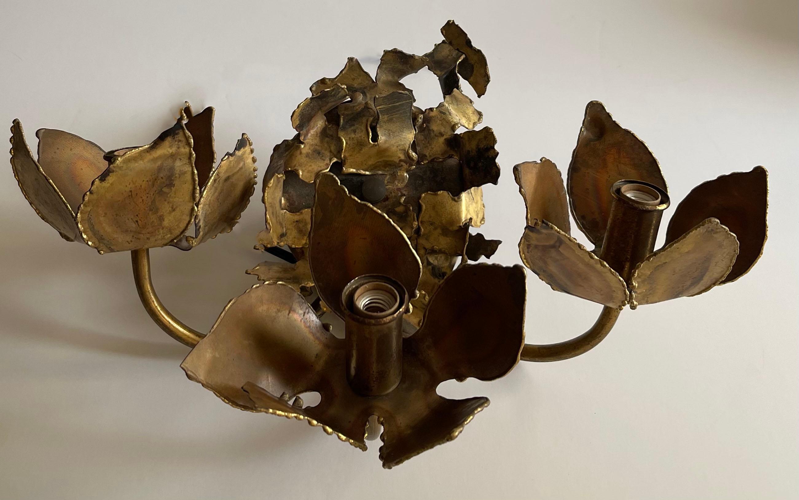 Late 20th Century 1970s Tom Greene for Feldman Brutalist Three Light Sconce For Sale