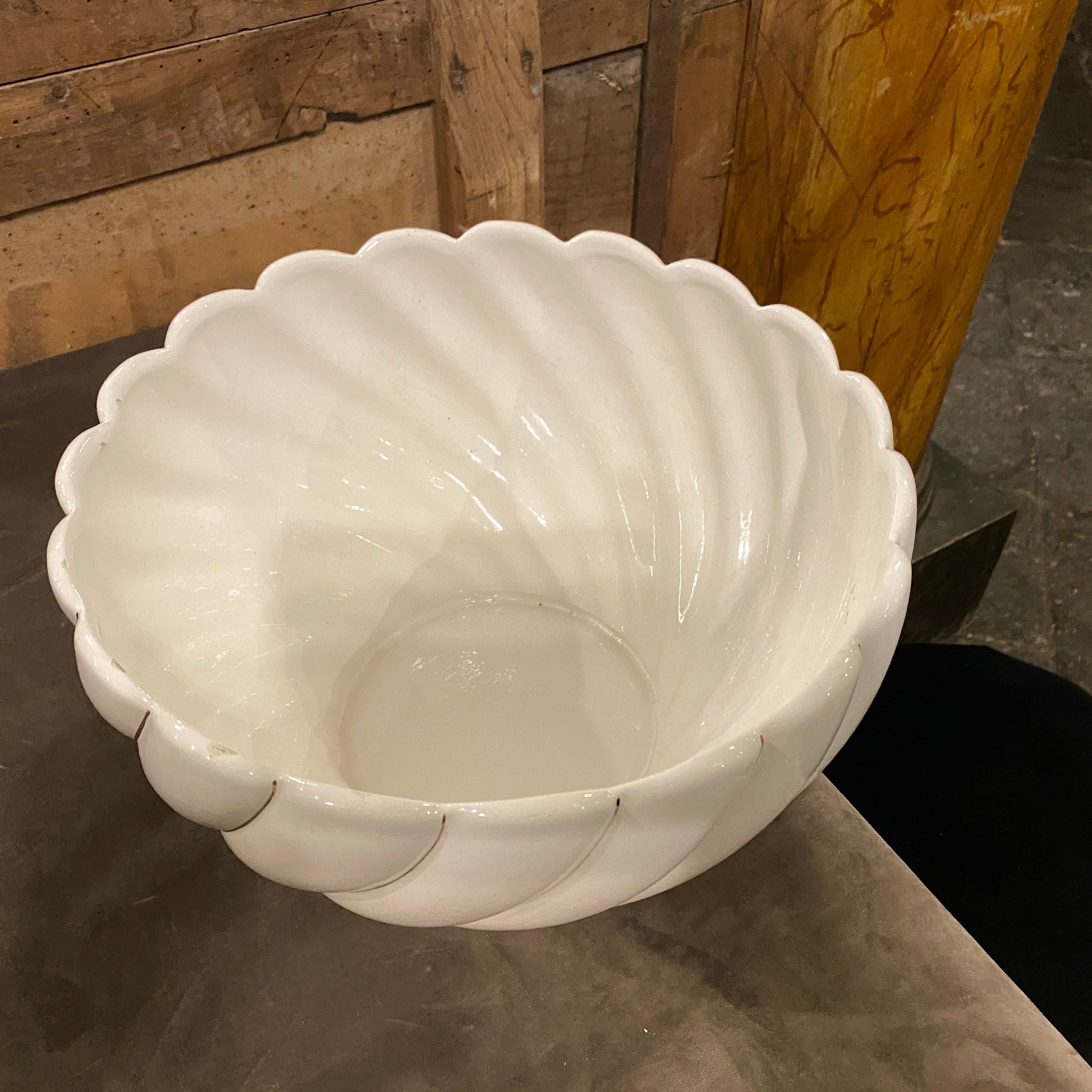 1970s Tommaso Barbi Mid-Century Modern White and Gold Porcelain Bowl For Sale 1