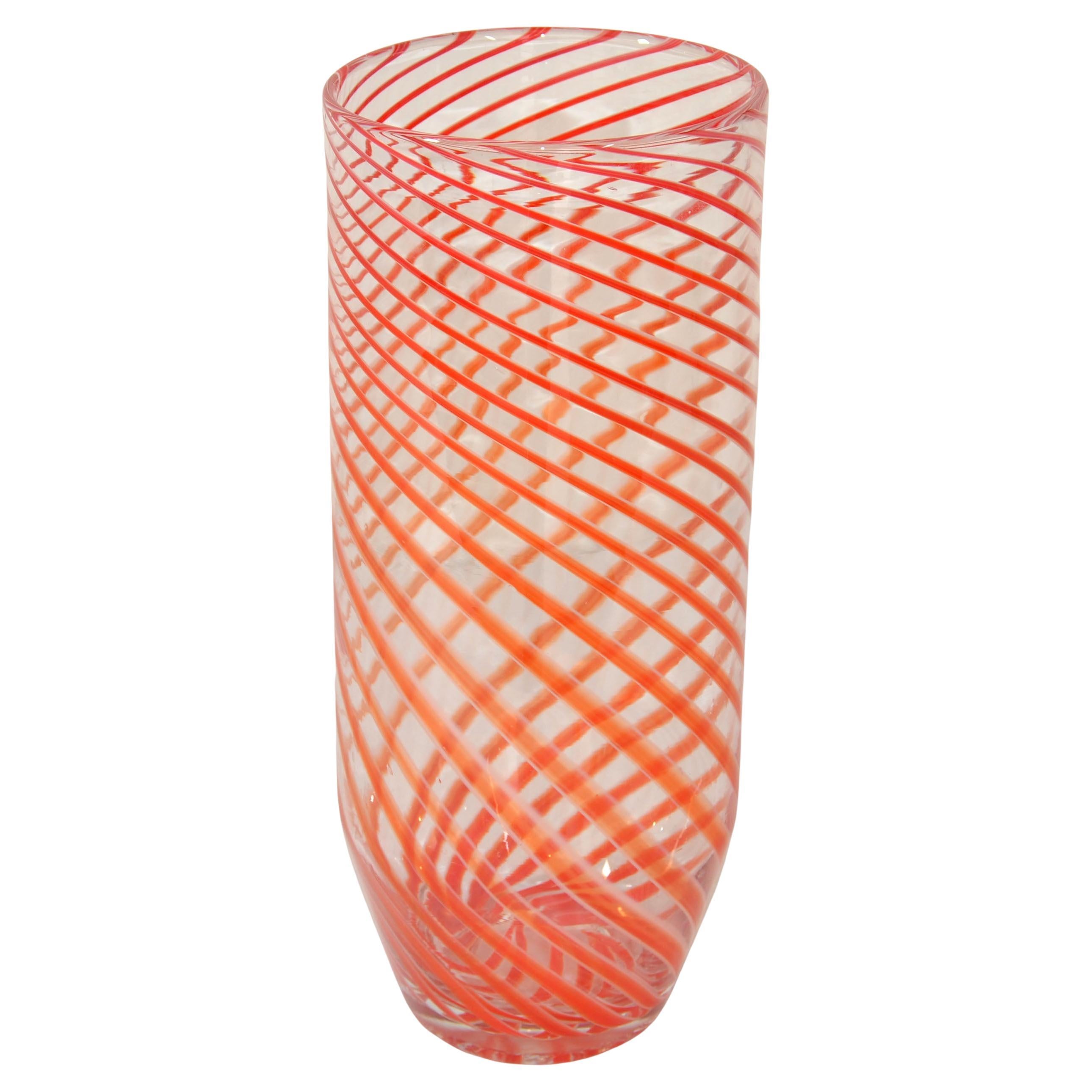 Vaso decorativo rosso di Murano degli anni '70 in stile Tommaso Barbi, trasparente e di grandi dimensioni.