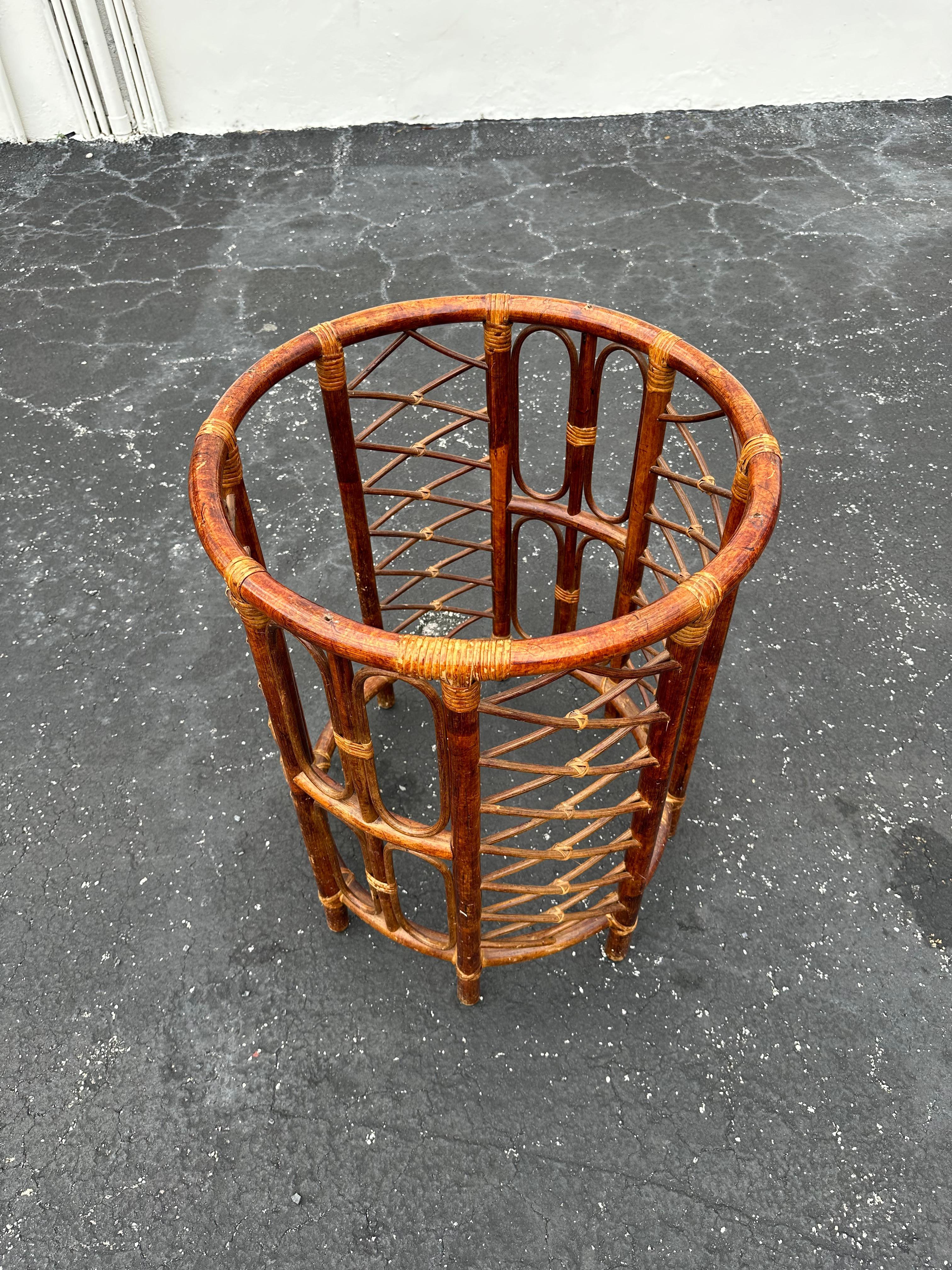 1970s Tortoise Circular Round Rattan Glass Dining Pedestal Table For Sale 1