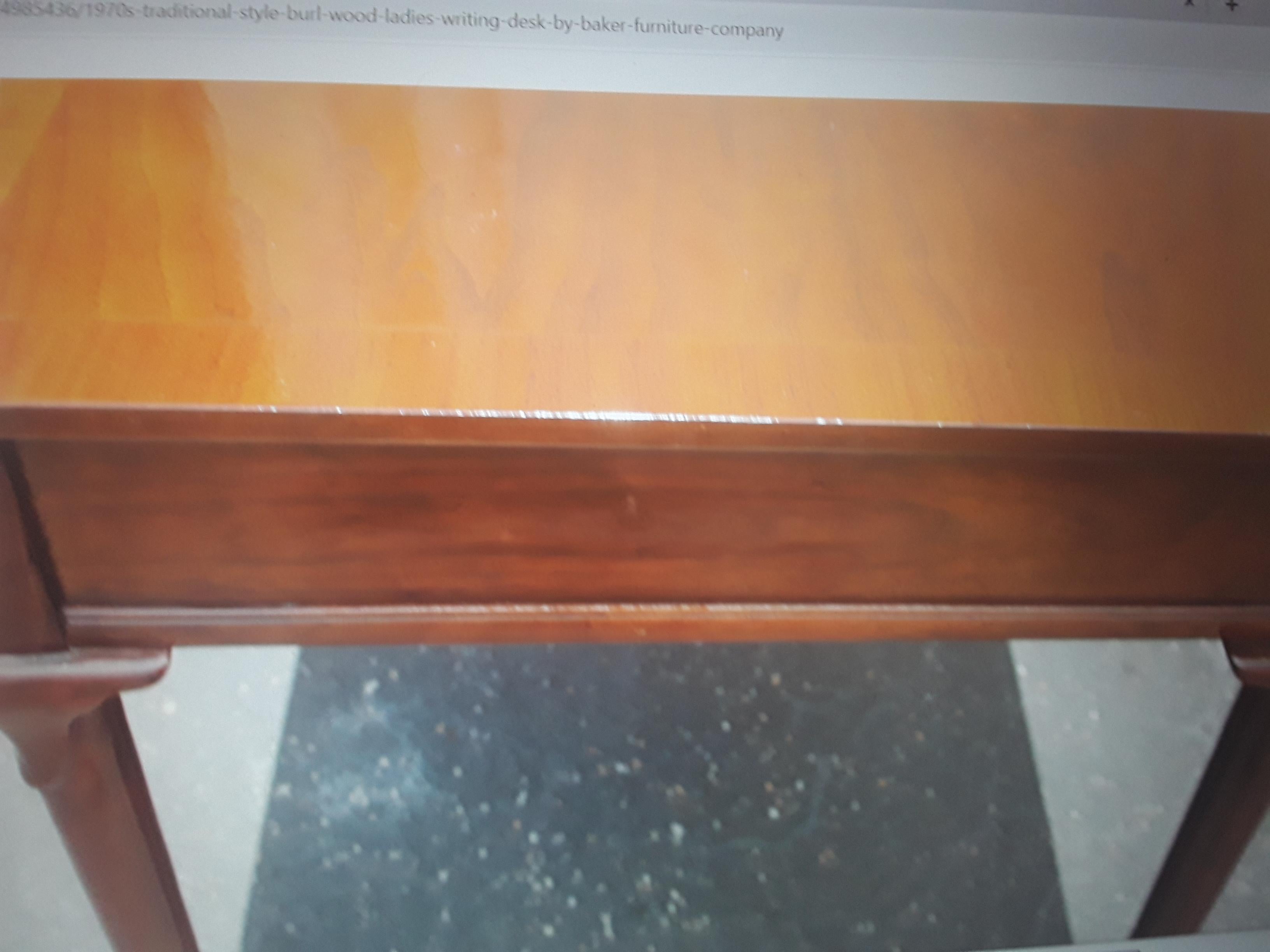 Traditioneller Damen-Schreibtisch aus Wurzelholz von Baker Furniture Company, 1970er Jahre (Holz)