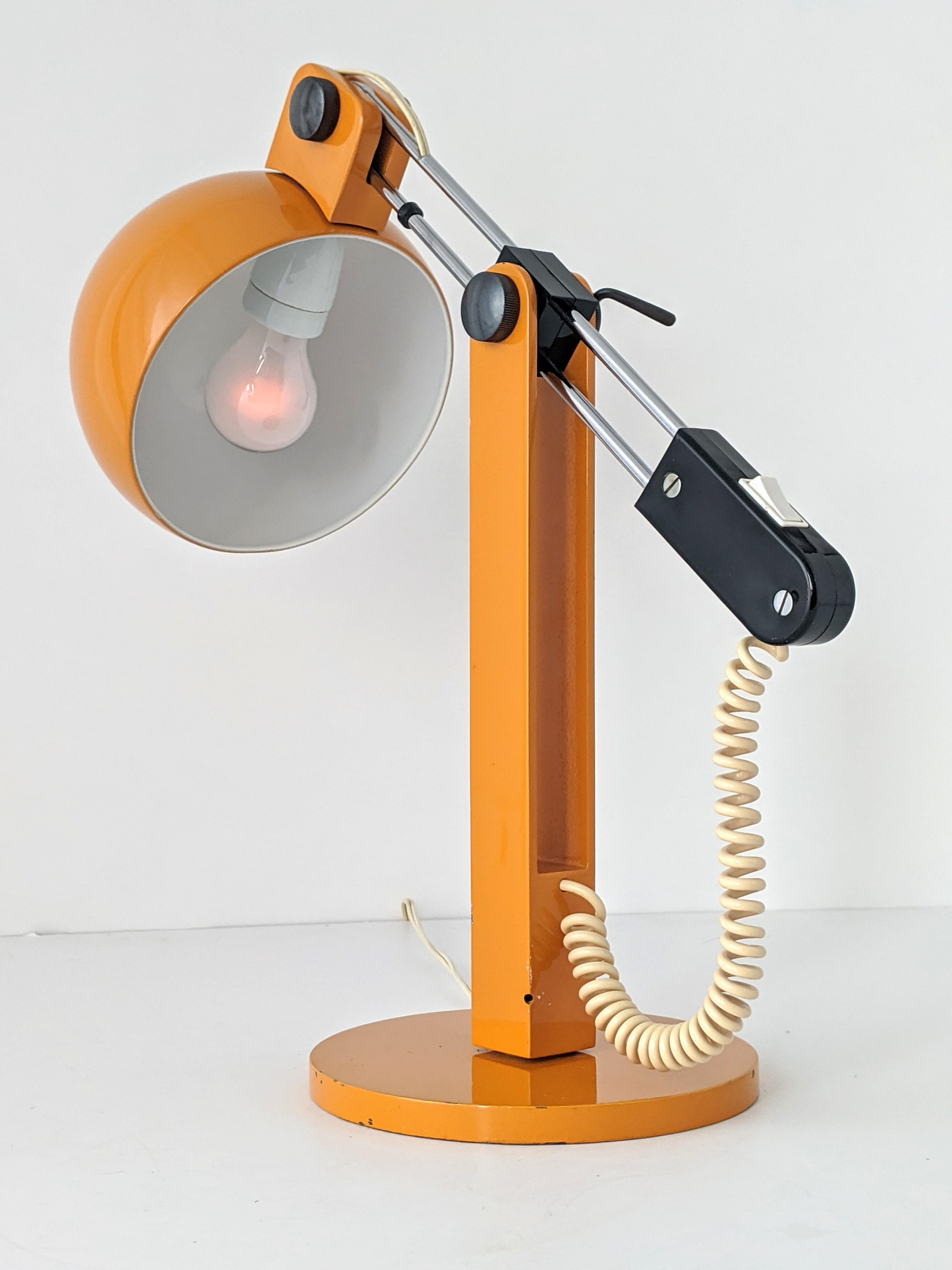 Grande lampe de bureau pivotante Tramo des années 1970, Espagne Bon état - En vente à St- Leonard, Quebec