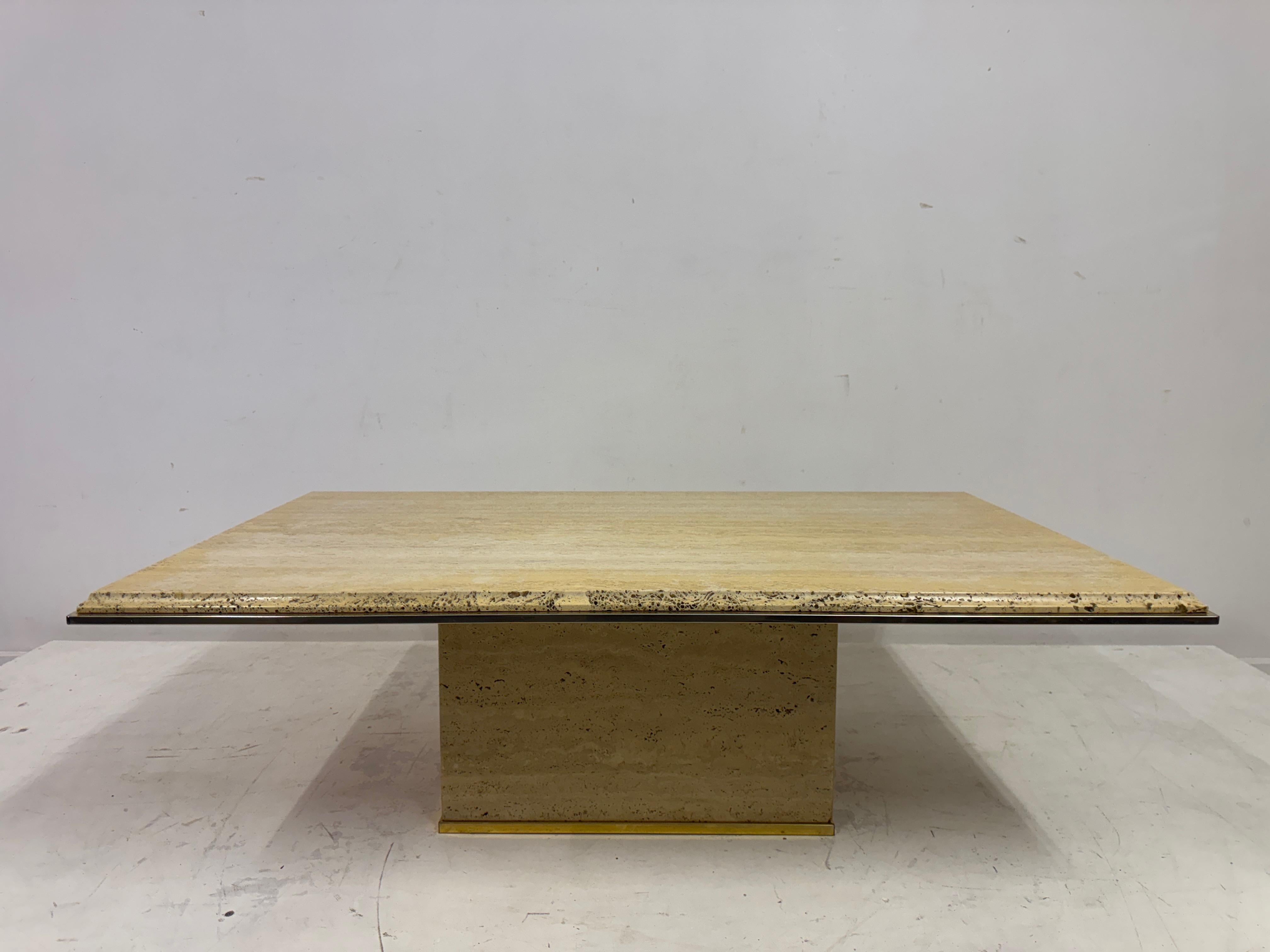 Table basse en travertin des années 1970 Bon état - En vente à London, London