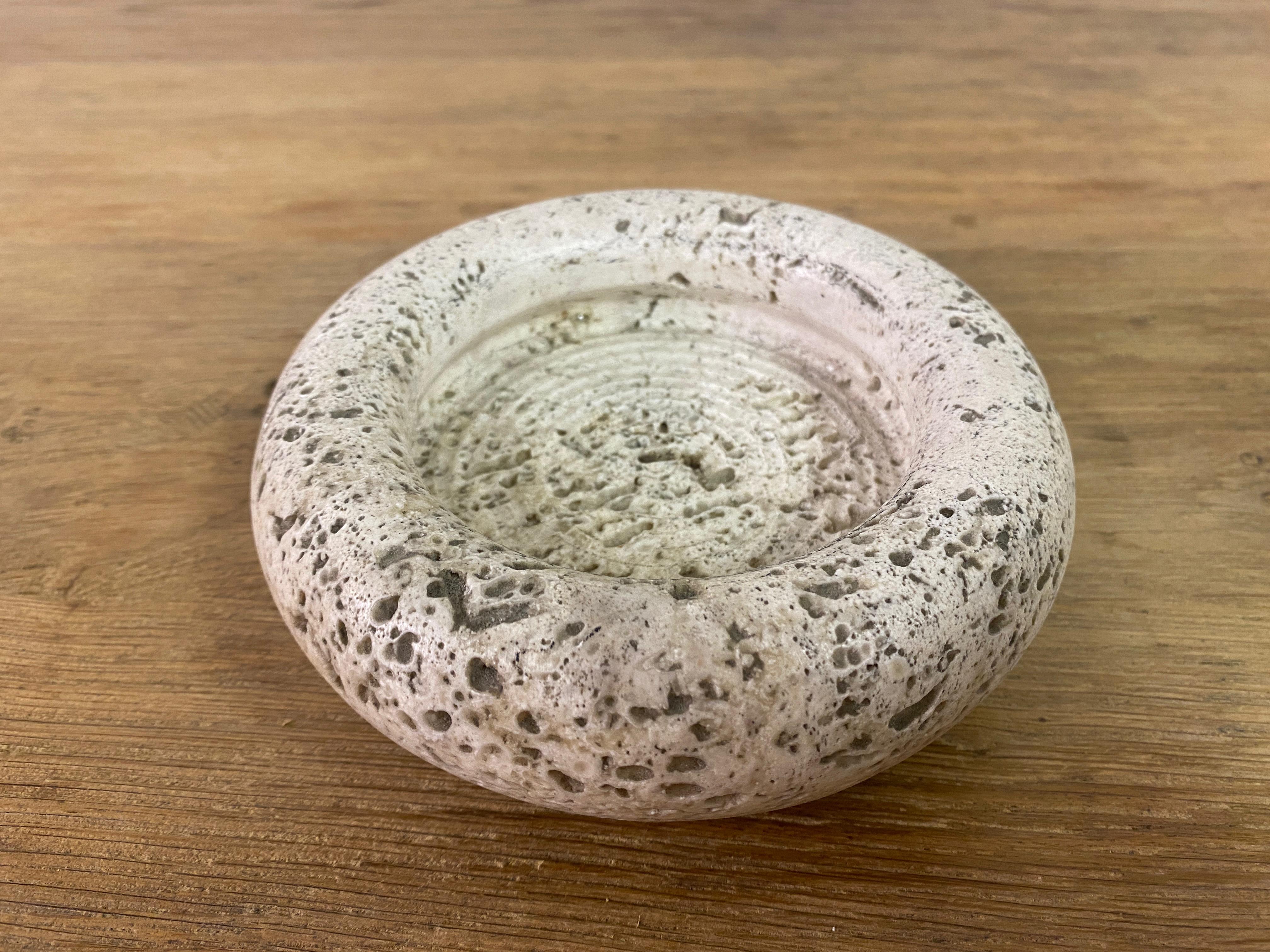 1970S Travertine Dish By Fratelli Mannelli  In Good Condition For Sale In London, London