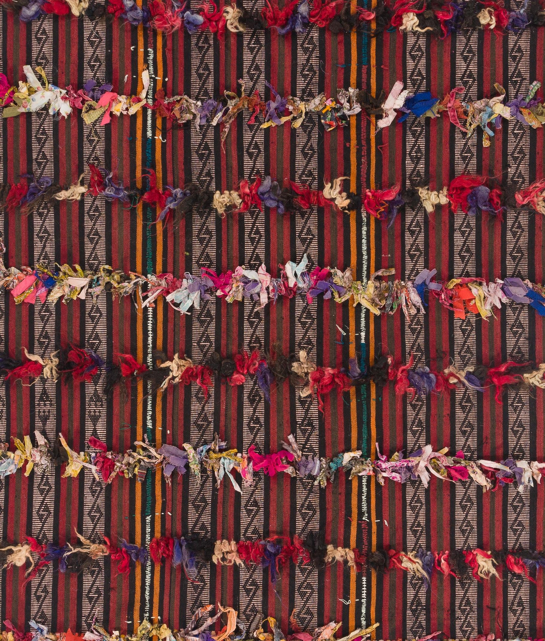 4.7x8,3 Fuß Türkischer Stammes-Kelim-Teppich mit bunten Poms, Wandbehang, Sofa-Überwurf im Zustand „Gut“ im Angebot in Philadelphia, PA