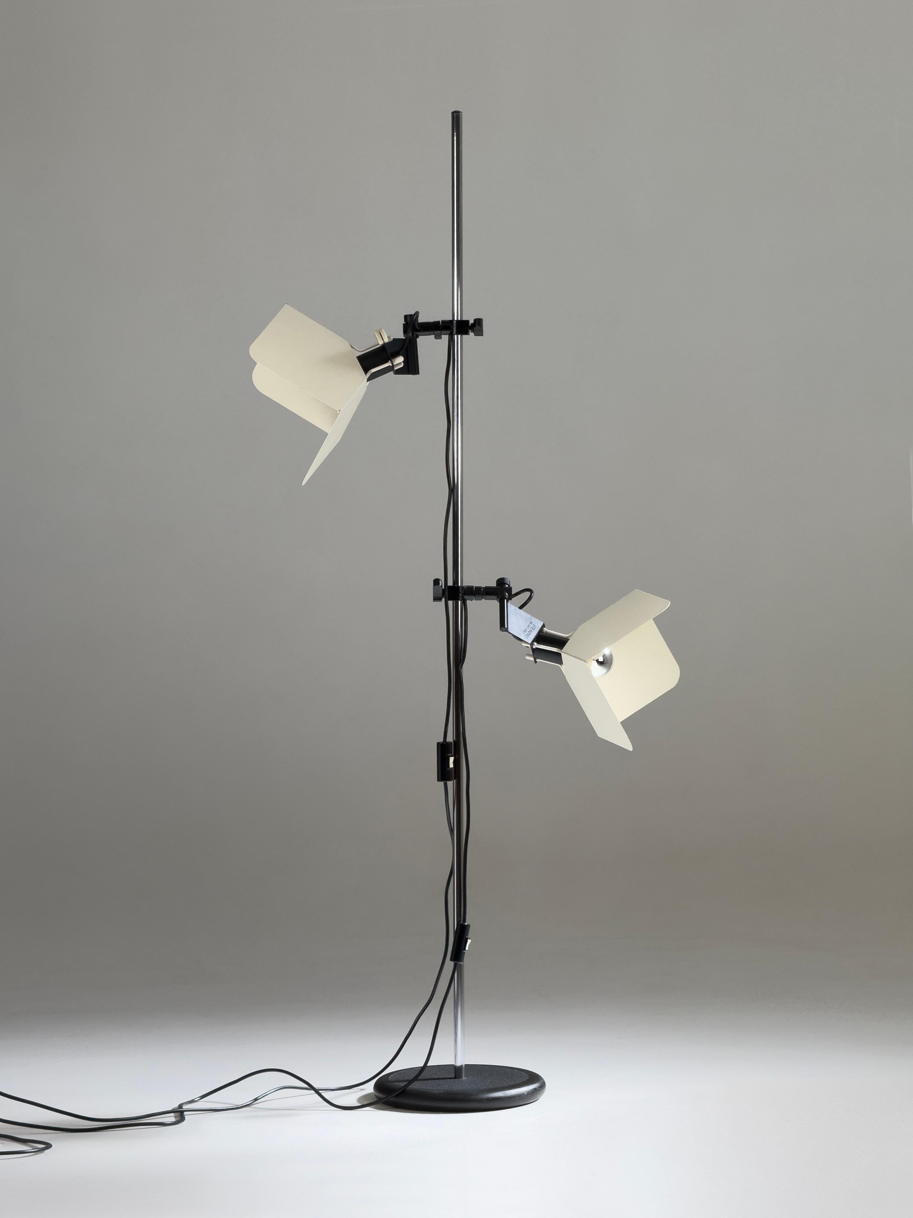 1970s Triedro Floor Lamp, designed by Joe Colombo for Stilnovo, Italy For Sale 6