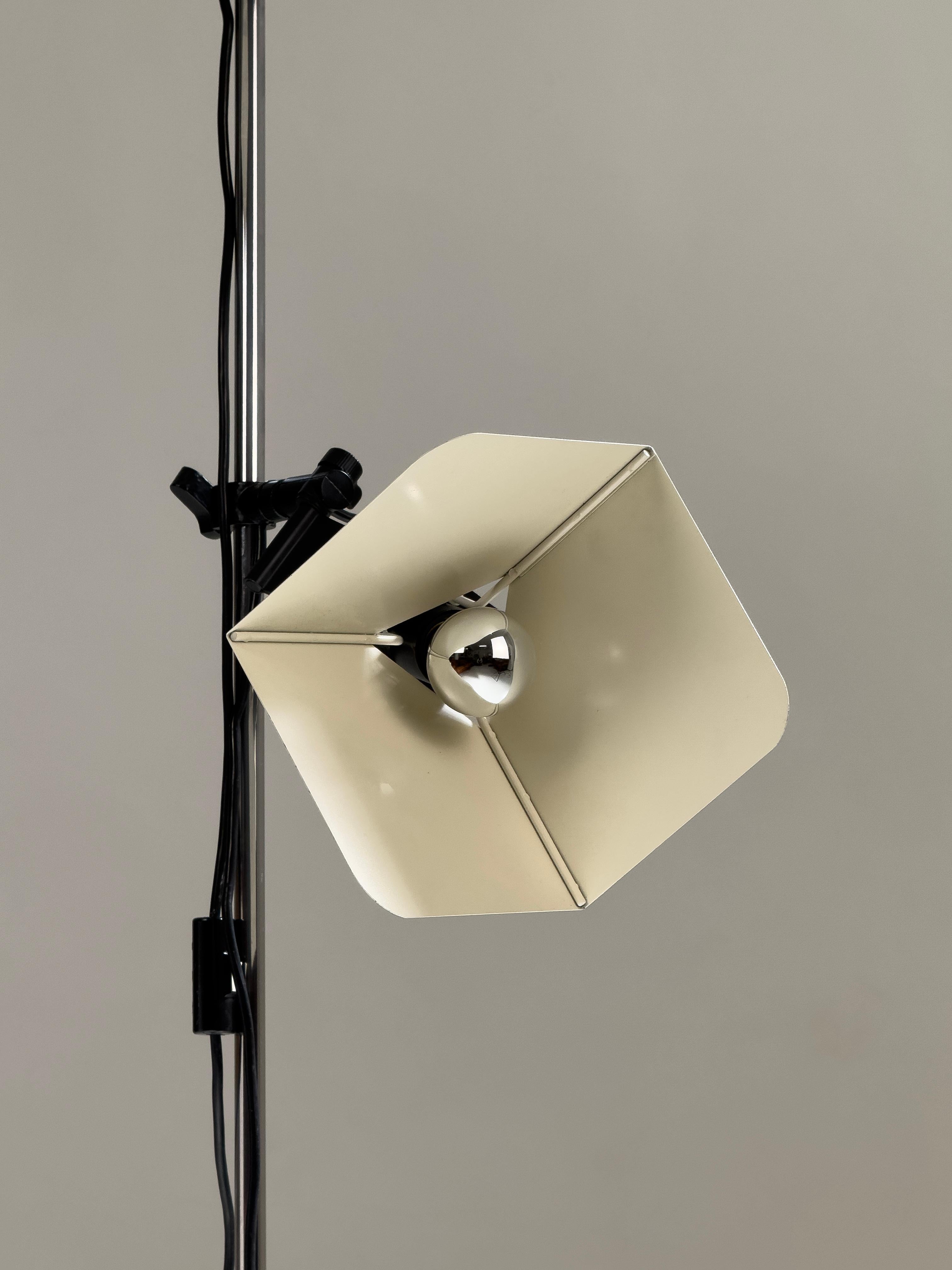 1970s Triedro Floor Lamp, designed by Joe Colombo for Stilnovo, Italy For Sale 12