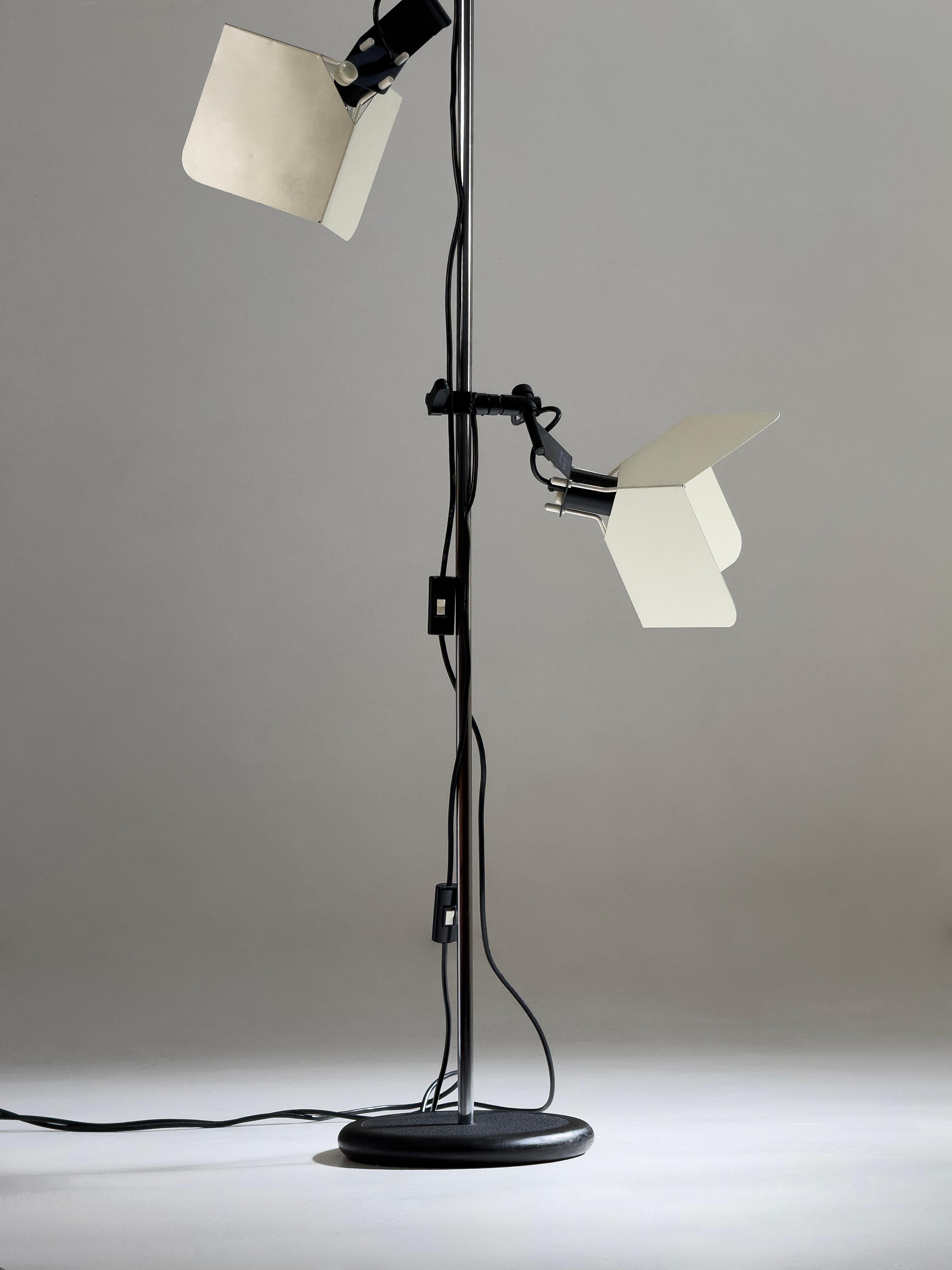 Mid-Century Modern 1970s Triedro Floor Lamp, designed by Joe Colombo for Stilnovo, Italy For Sale