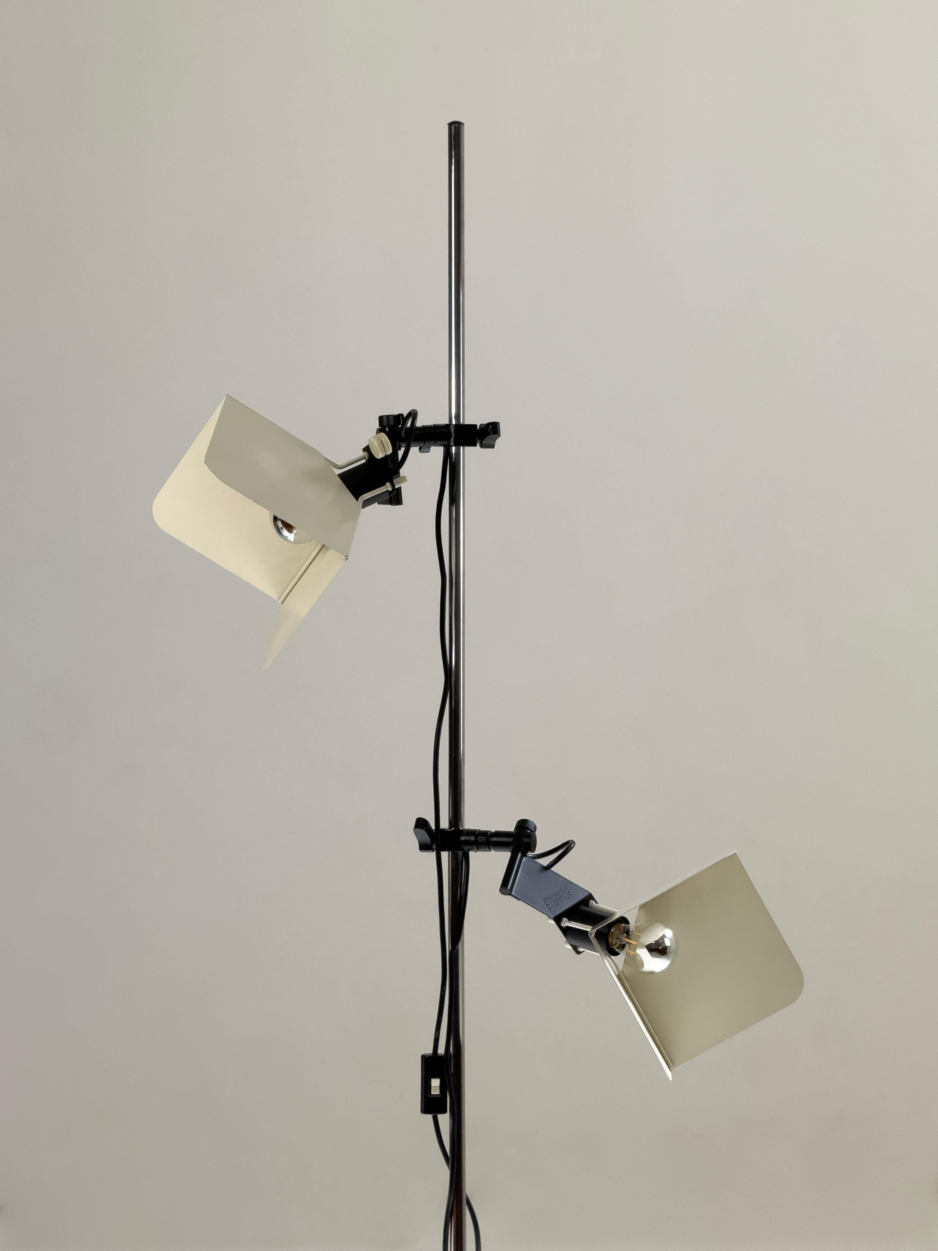 Metal 1970s Triedro Floor Lamp, designed by Joe Colombo for Stilnovo, Italy For Sale