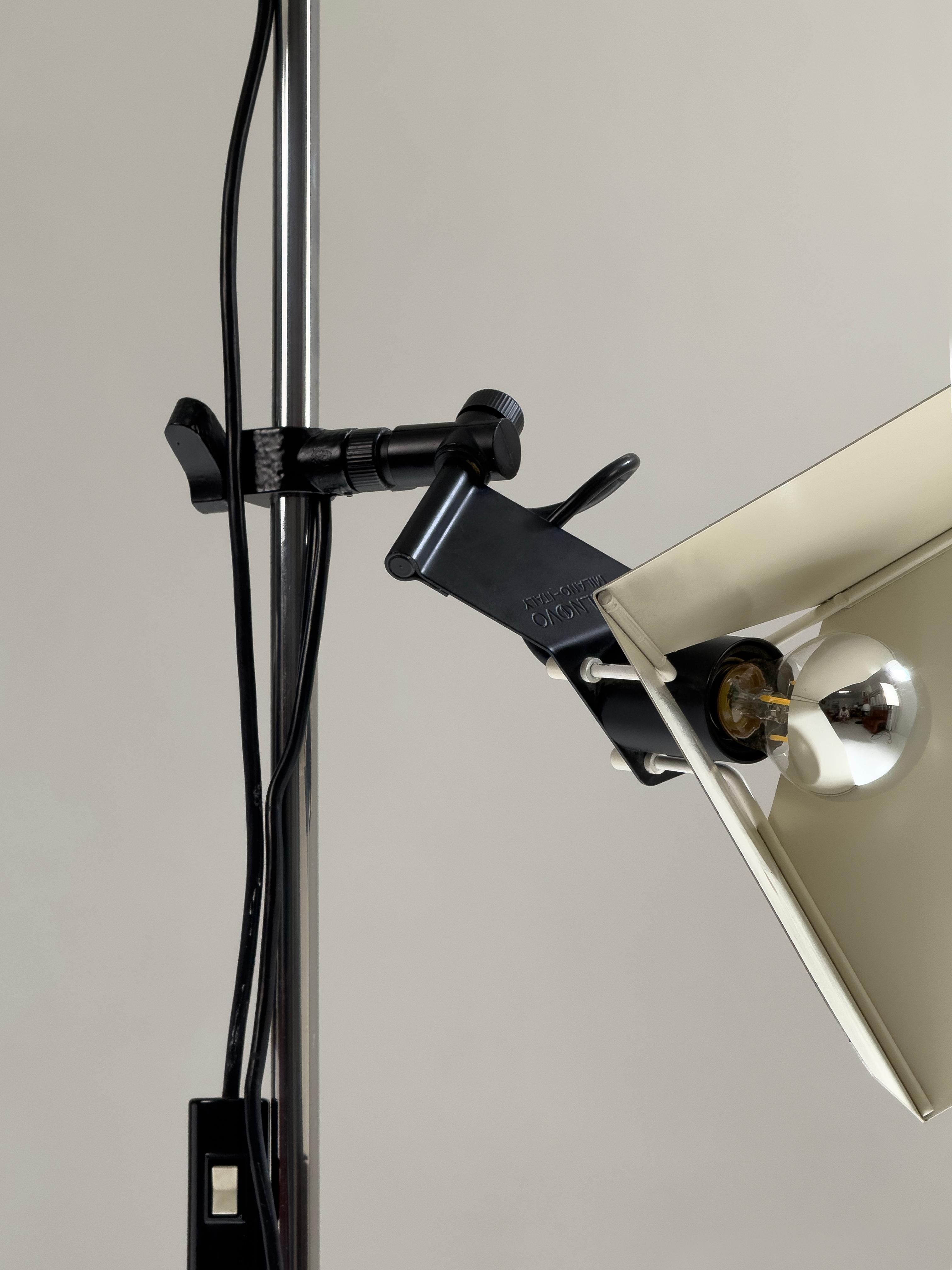 1970s Triedro Floor Lamp, designed by Joe Colombo for Stilnovo, Italy For Sale 2
