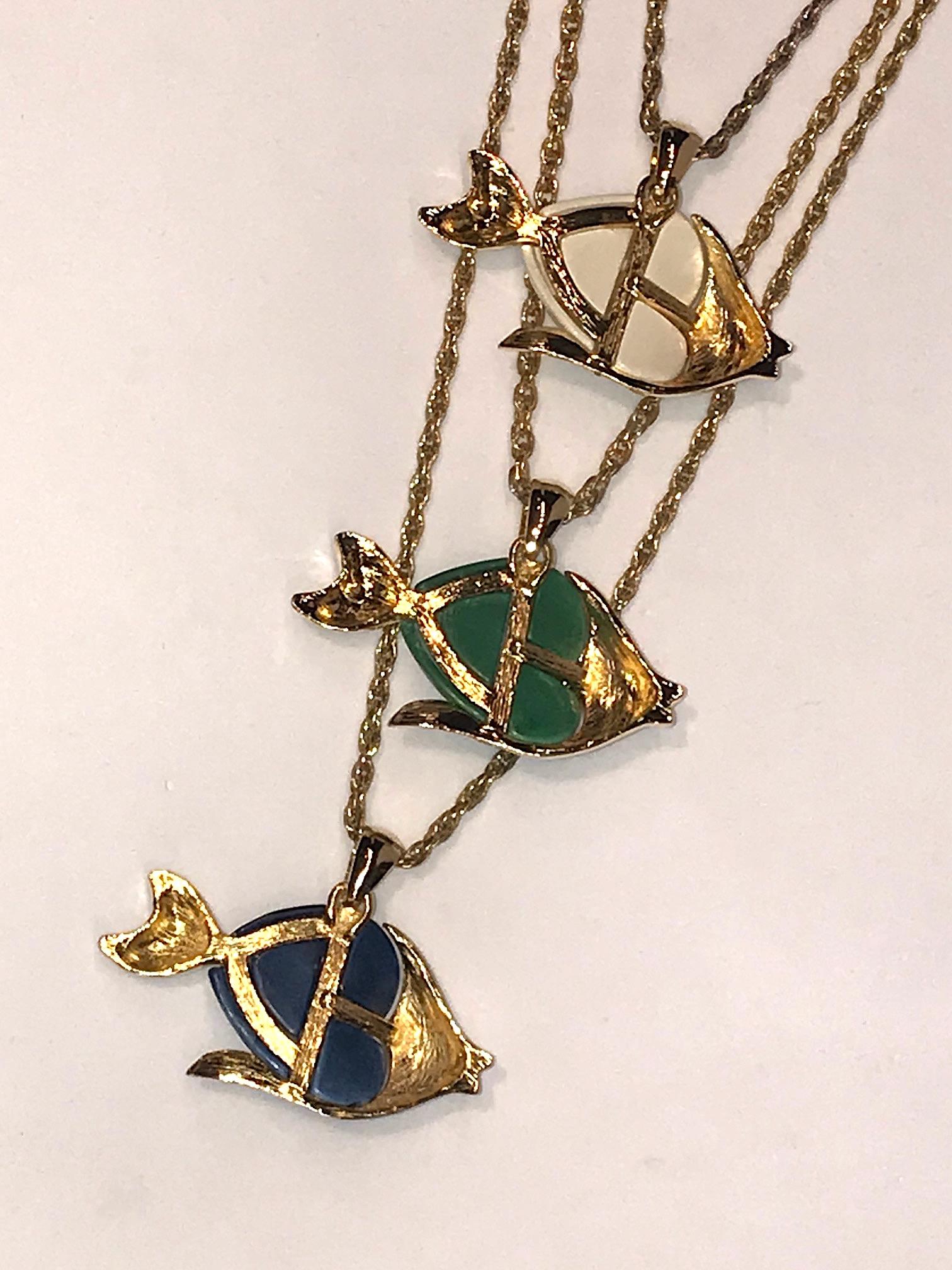 1970s Triple Fish Pendant Necklace 5