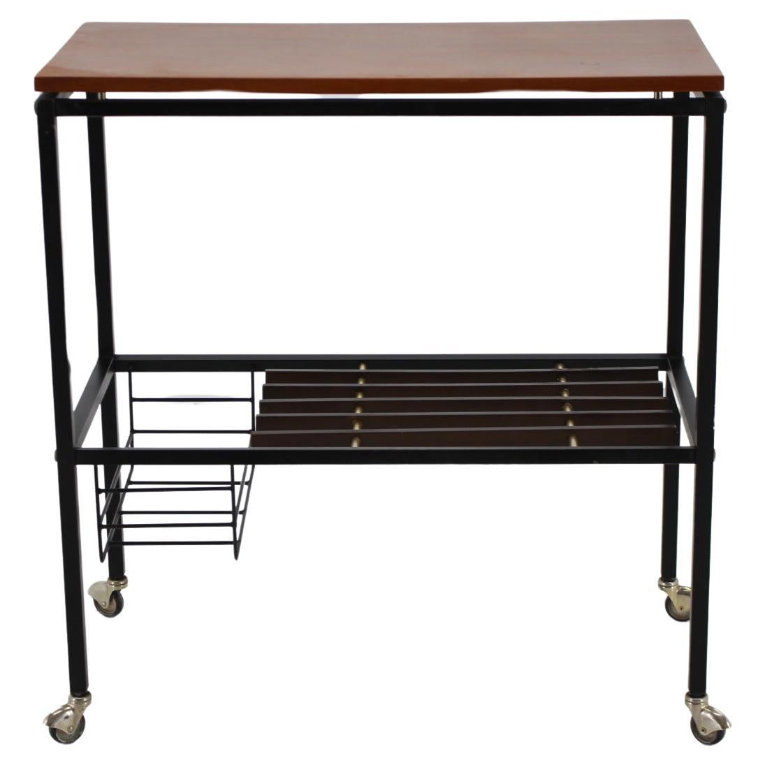 - mahogany veneered top desk 
- good / very good original condition
- H: 74,  W: 80,  D: 37 cm